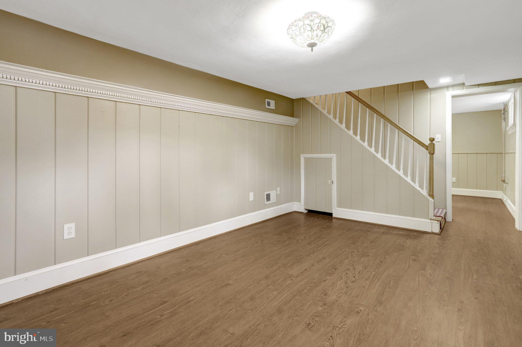 COUNTRY CLUB - Residential