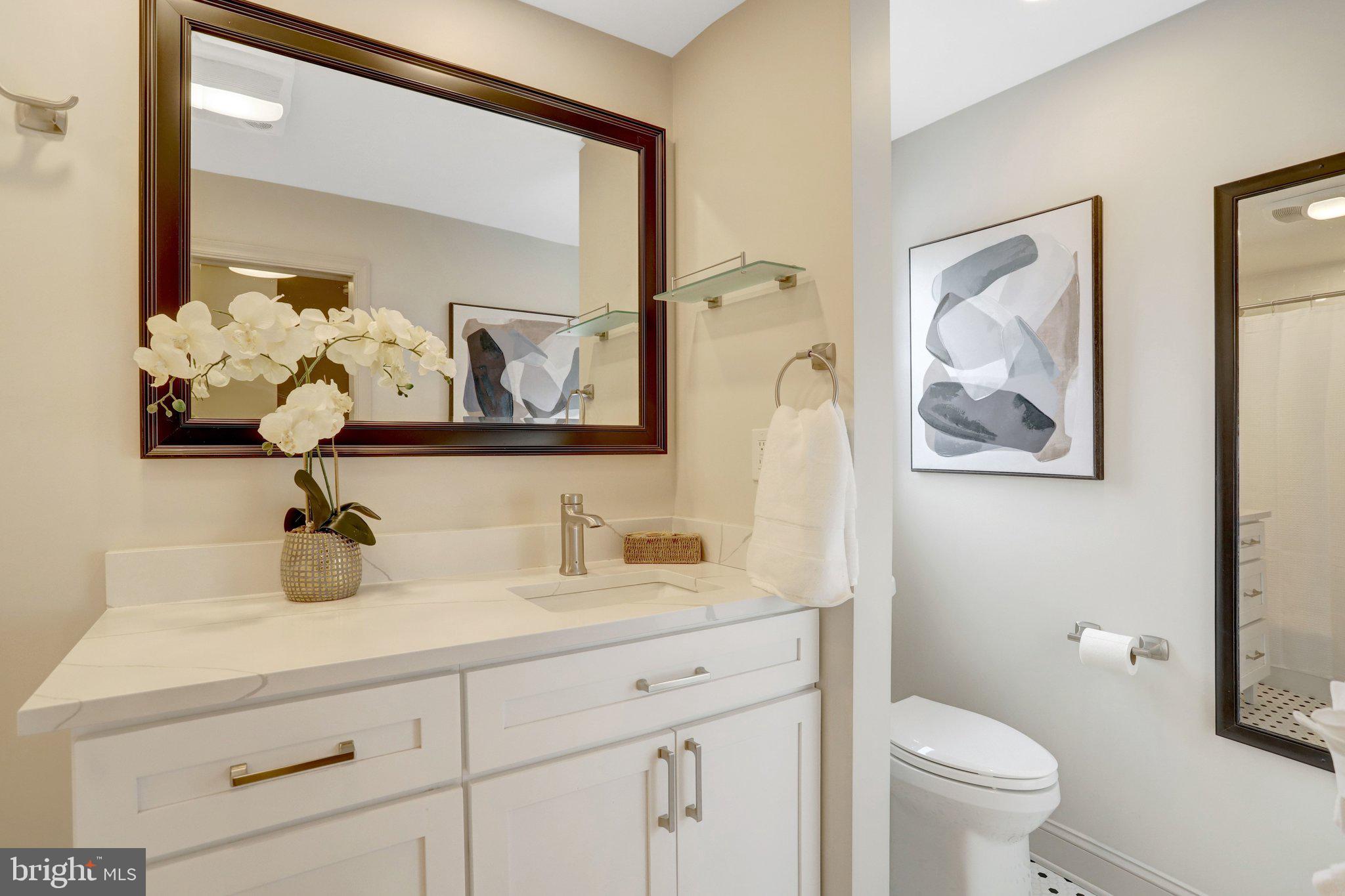 COUNTRY CLUB - Residential