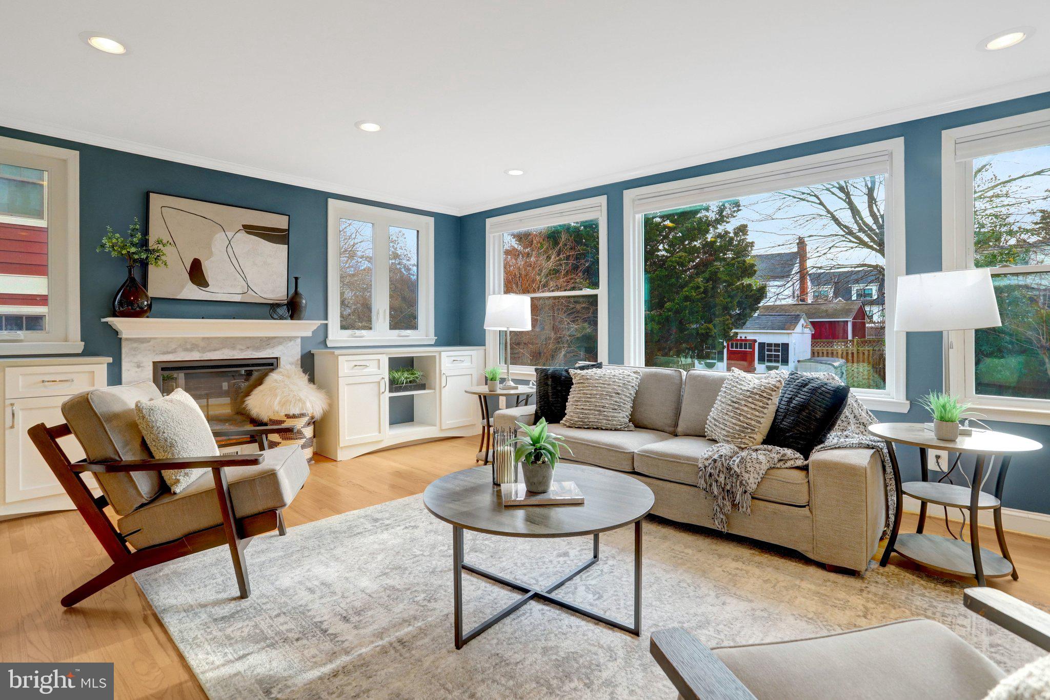 COUNTRY CLUB - Residential