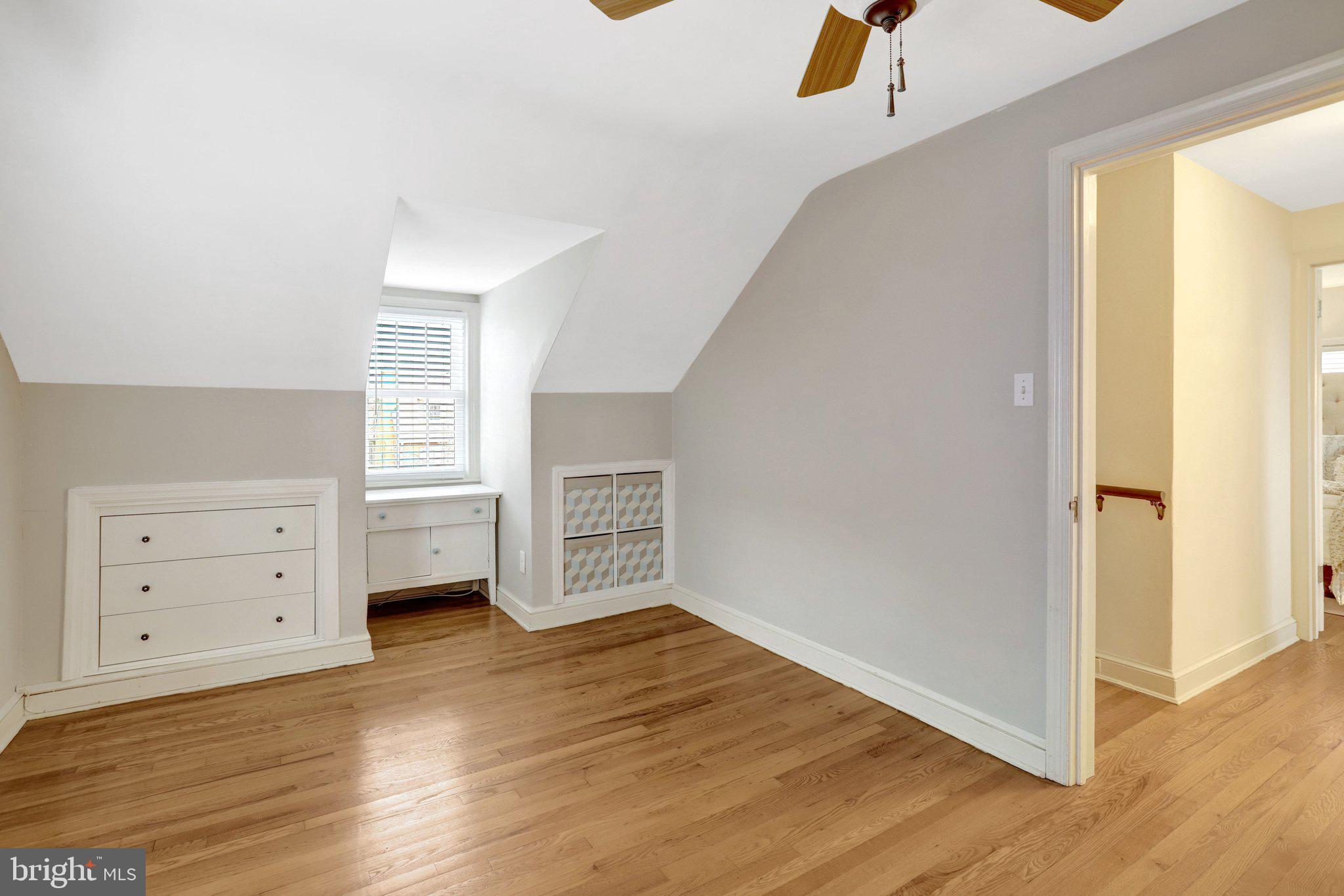 COUNTRY CLUB - Residential