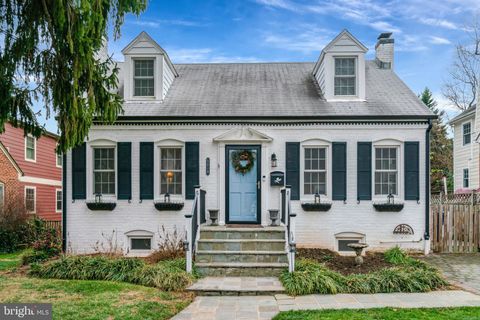 5210 25TH PLACE N ARLINGTON VA 22207