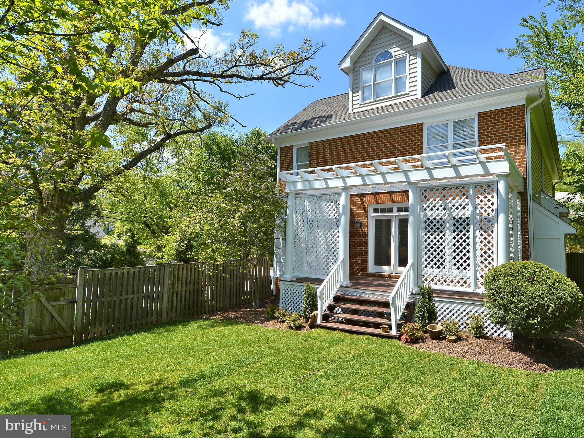 MOUNT IDA - Residential Lease