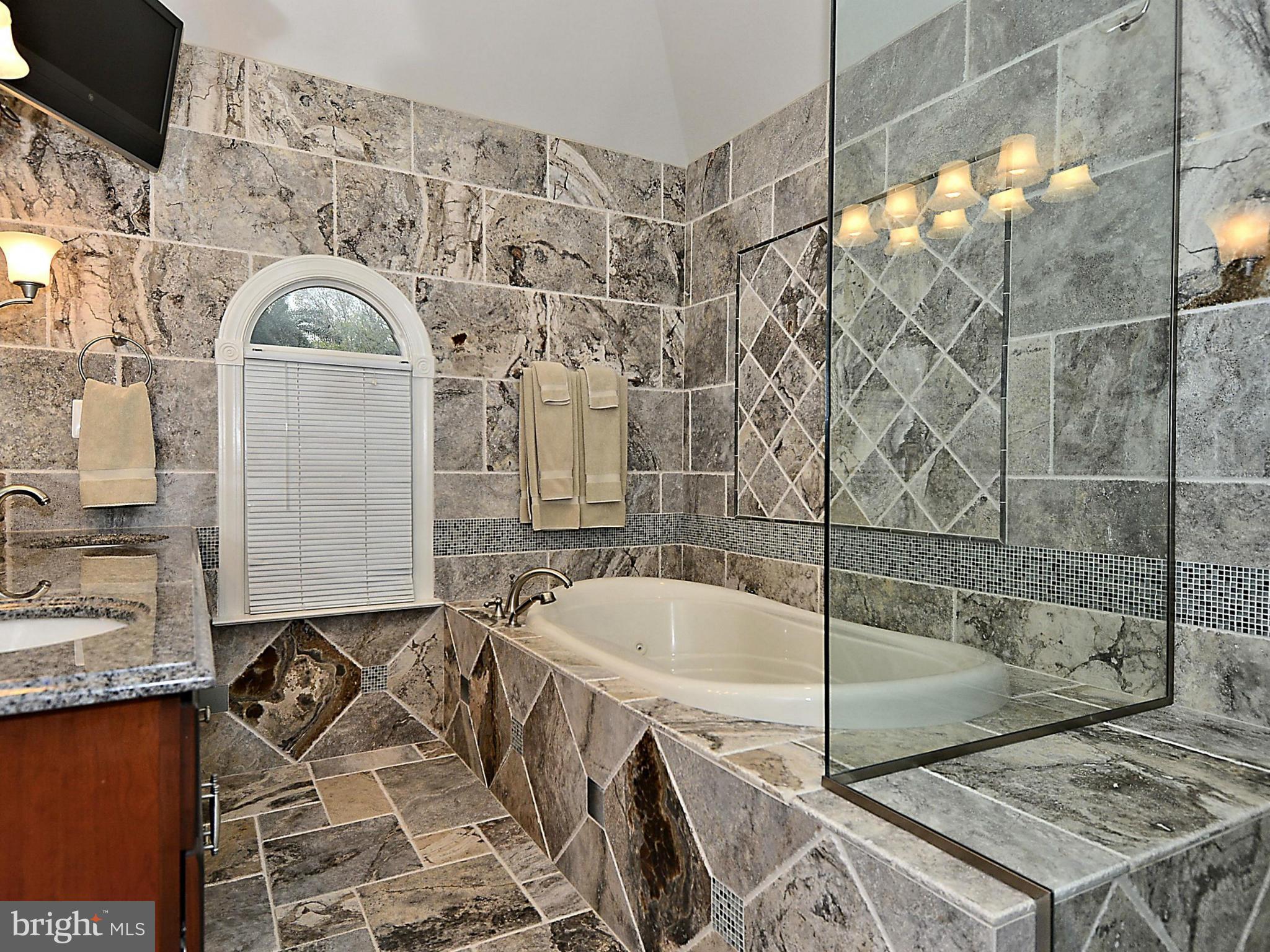 MOUNT IDA - Residential Lease