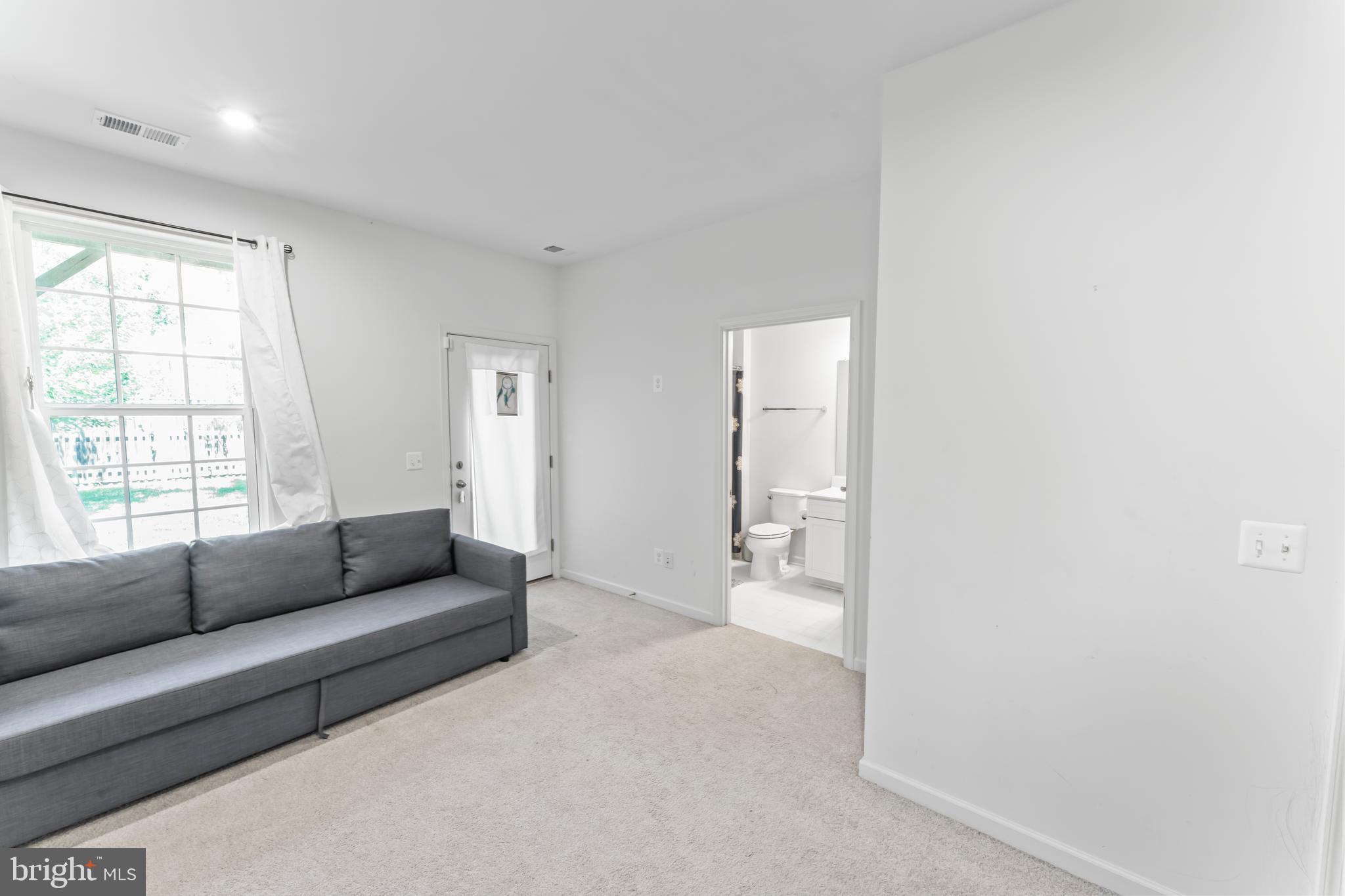 FEATHERSTONE STATION - Residential Lease