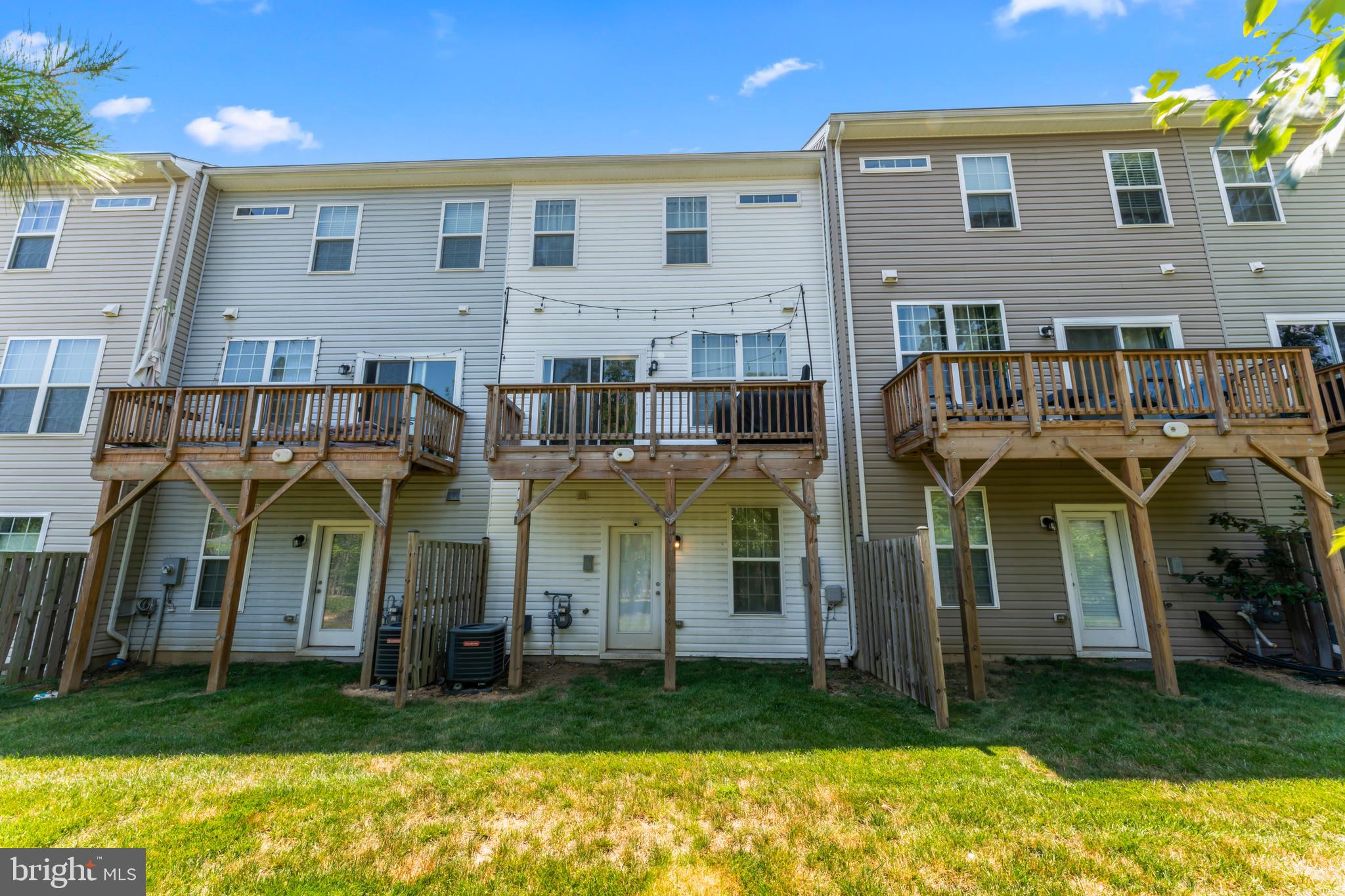 FEATHERSTONE STATION - Residential Lease