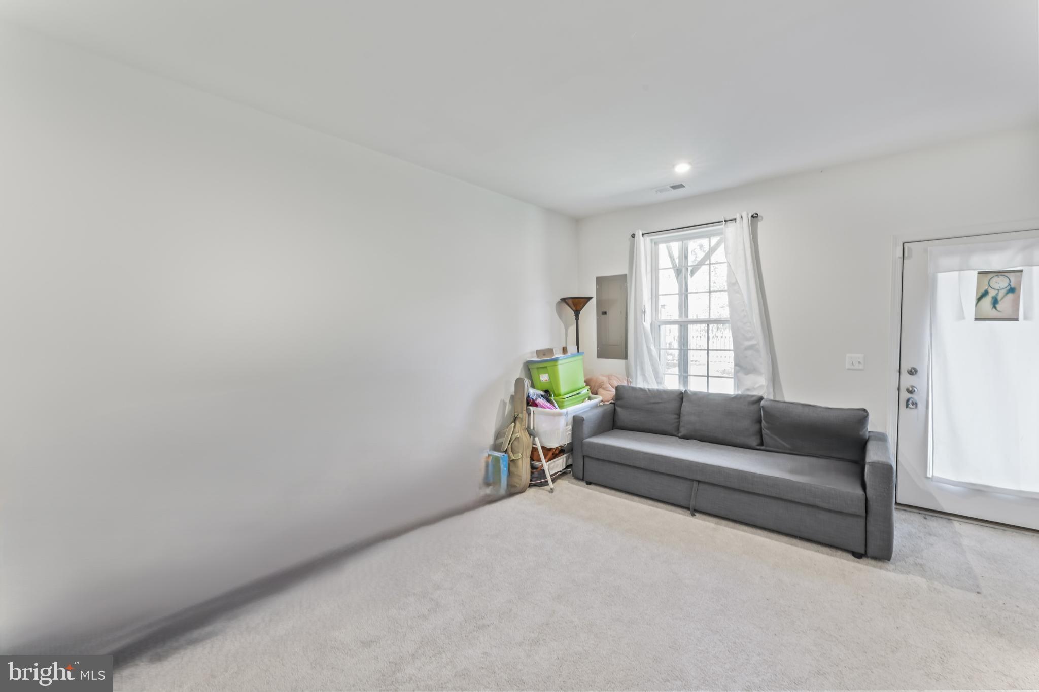 FEATHERSTONE STATION - Residential Lease