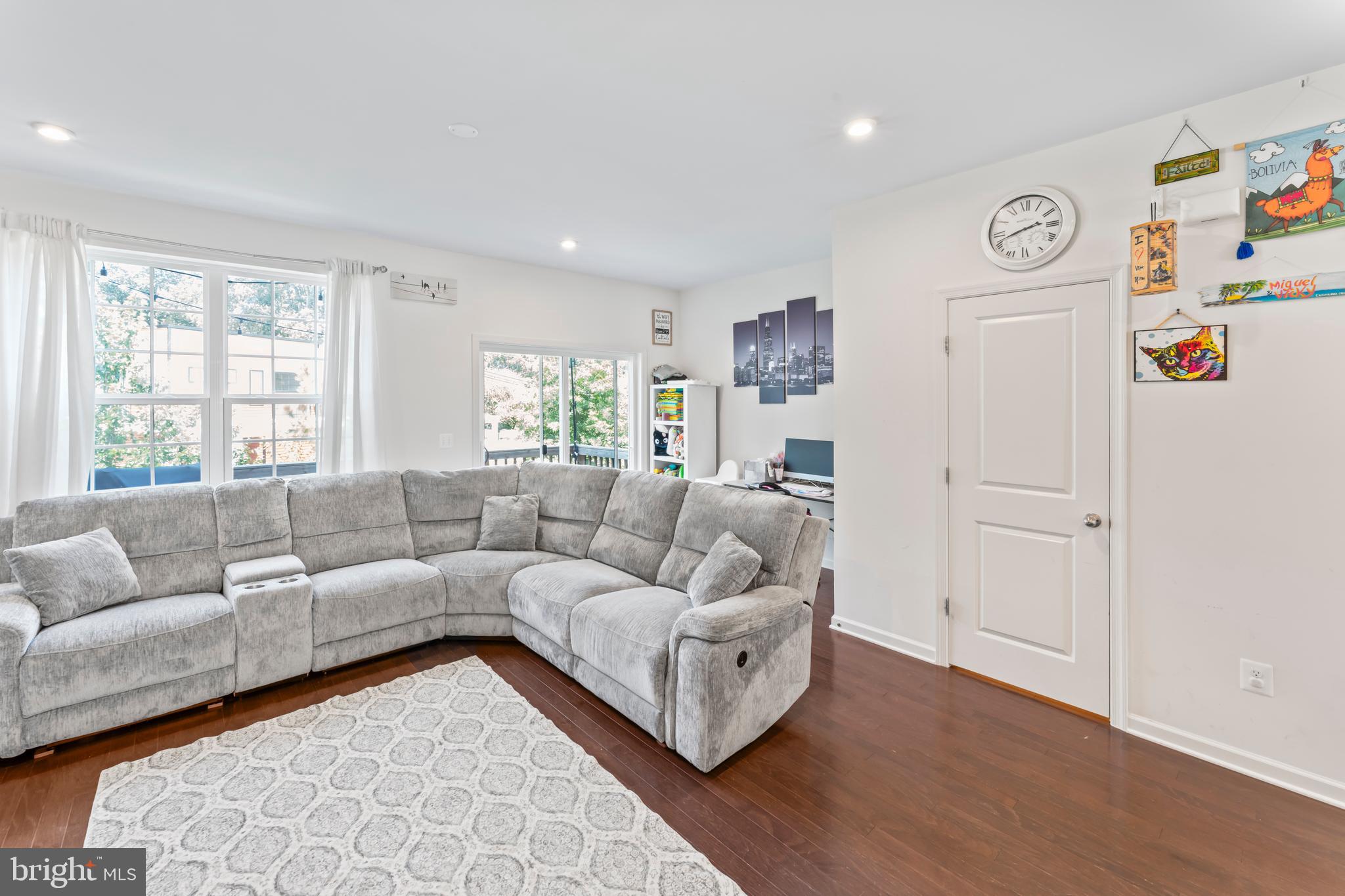 FEATHERSTONE STATION - Residential Lease