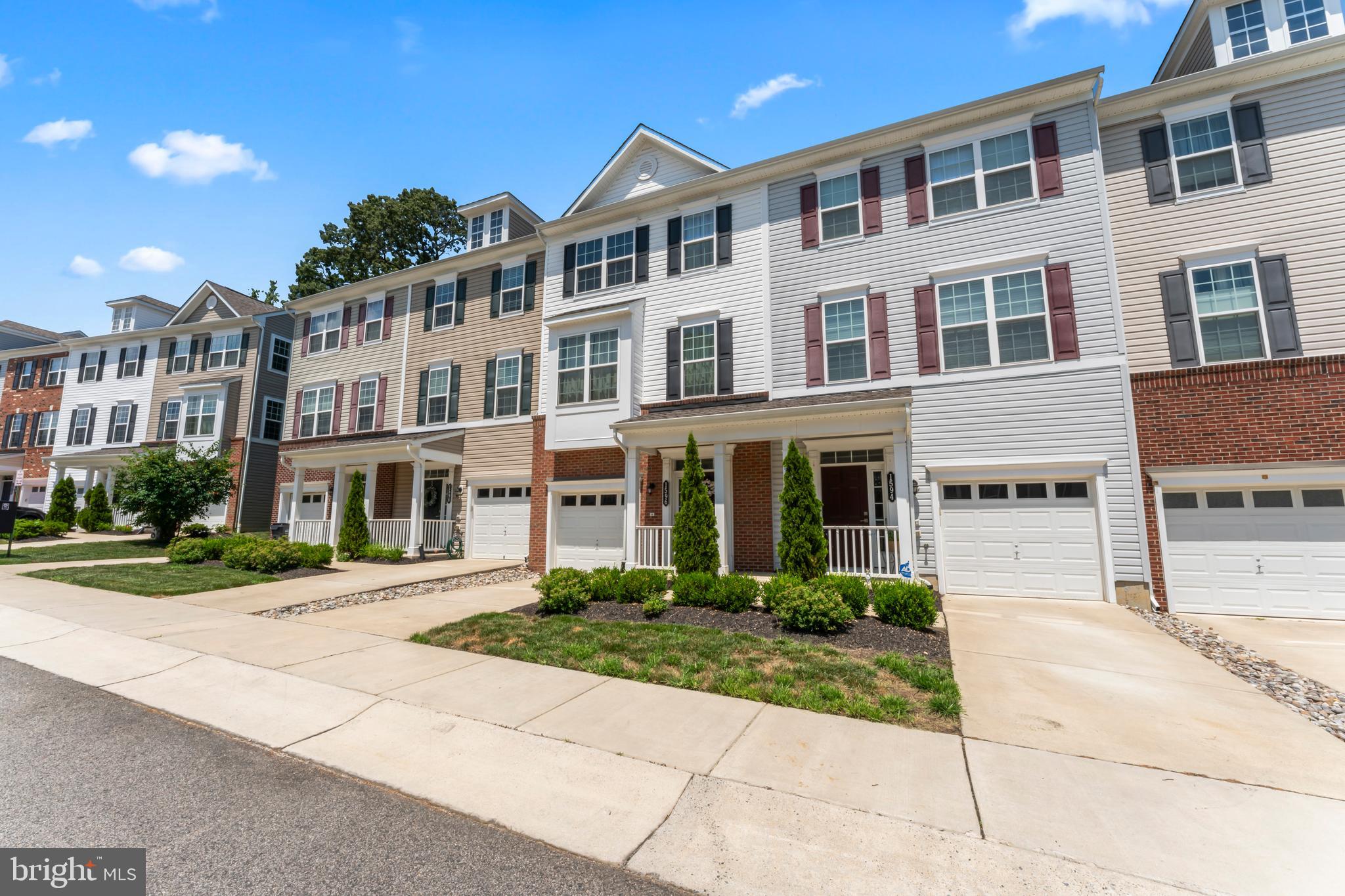 FEATHERSTONE STATION - Residential Lease