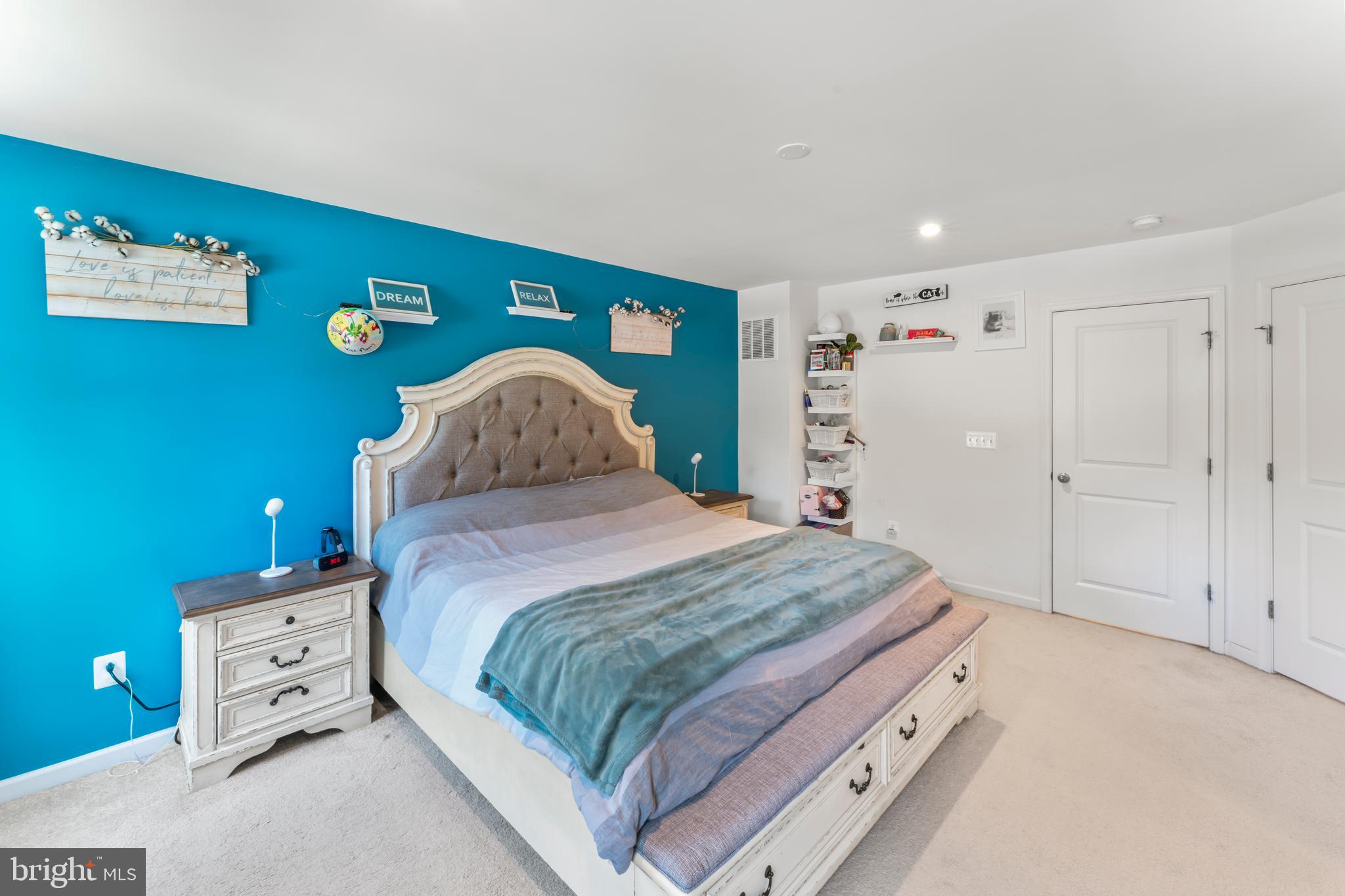 FEATHERSTONE STATION - Residential Lease