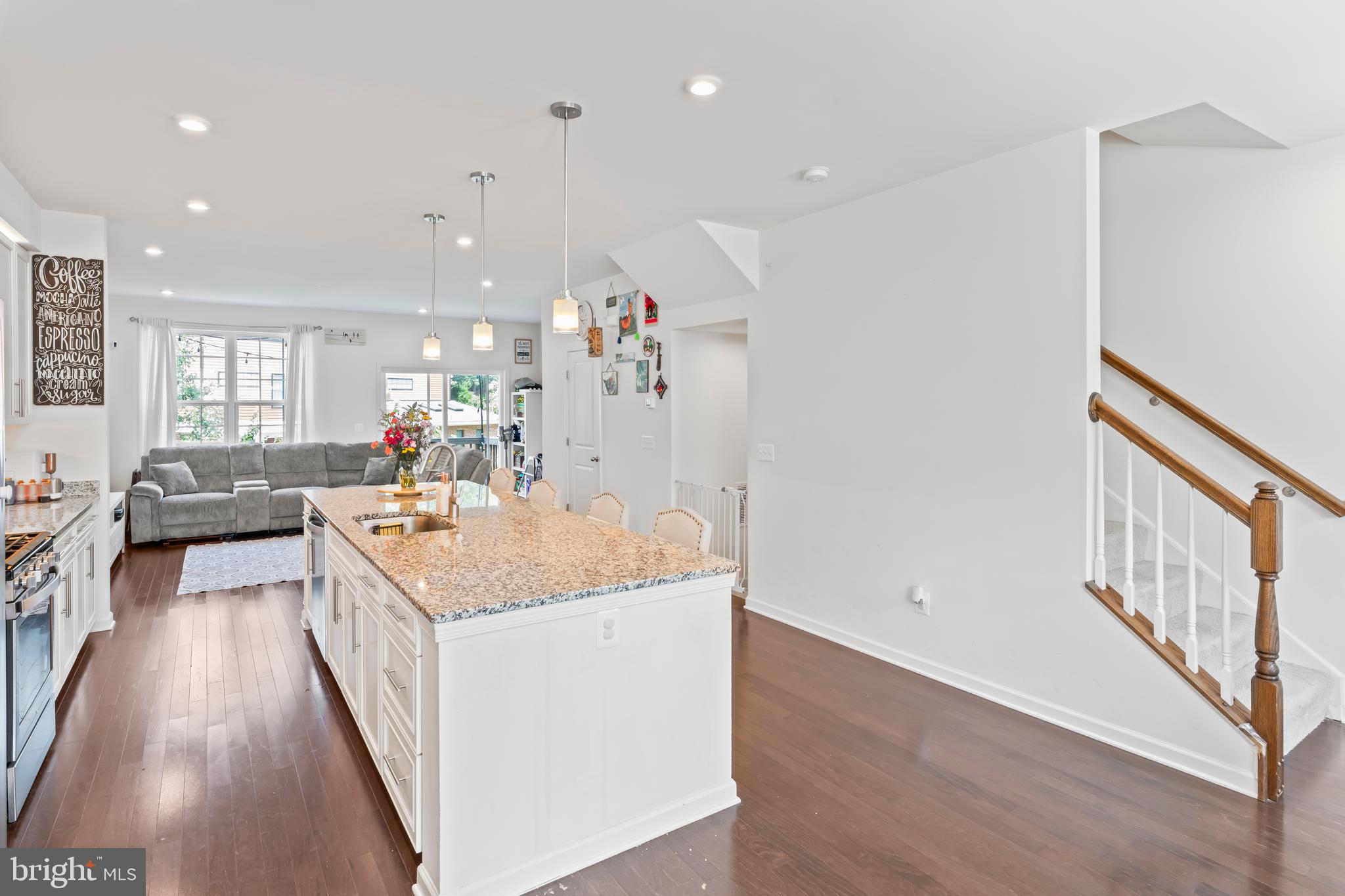 FEATHERSTONE STATION - Residential Lease