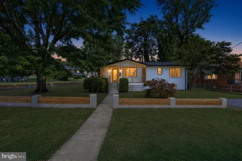4620 Lacy Avenue, Suitland, MD 20746 - #: MDPG2218512