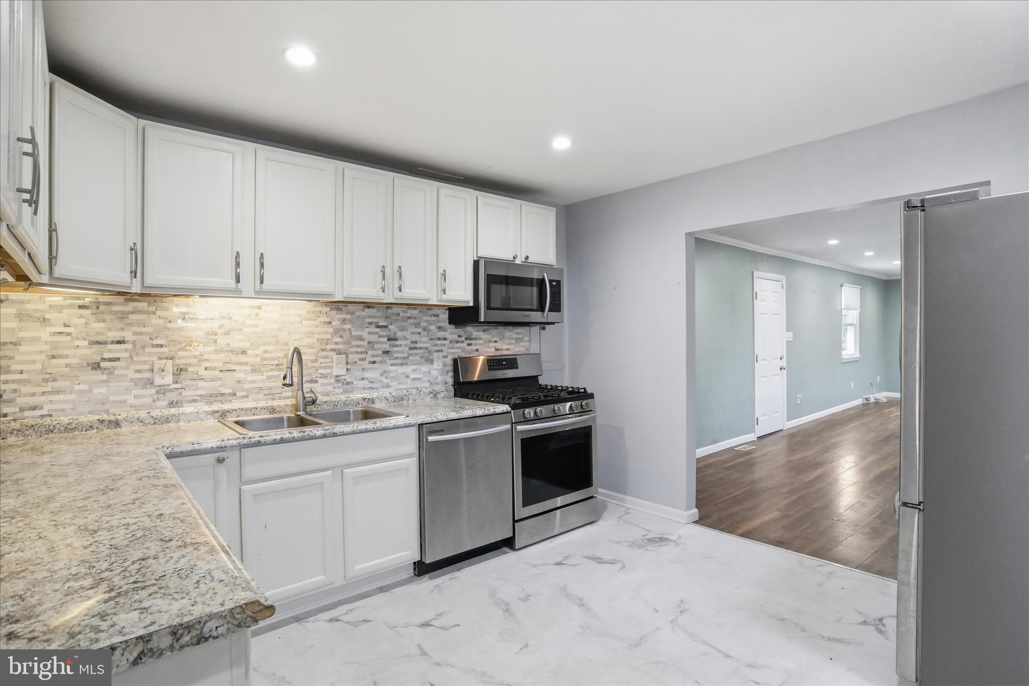 FOREST HILLS - Residential