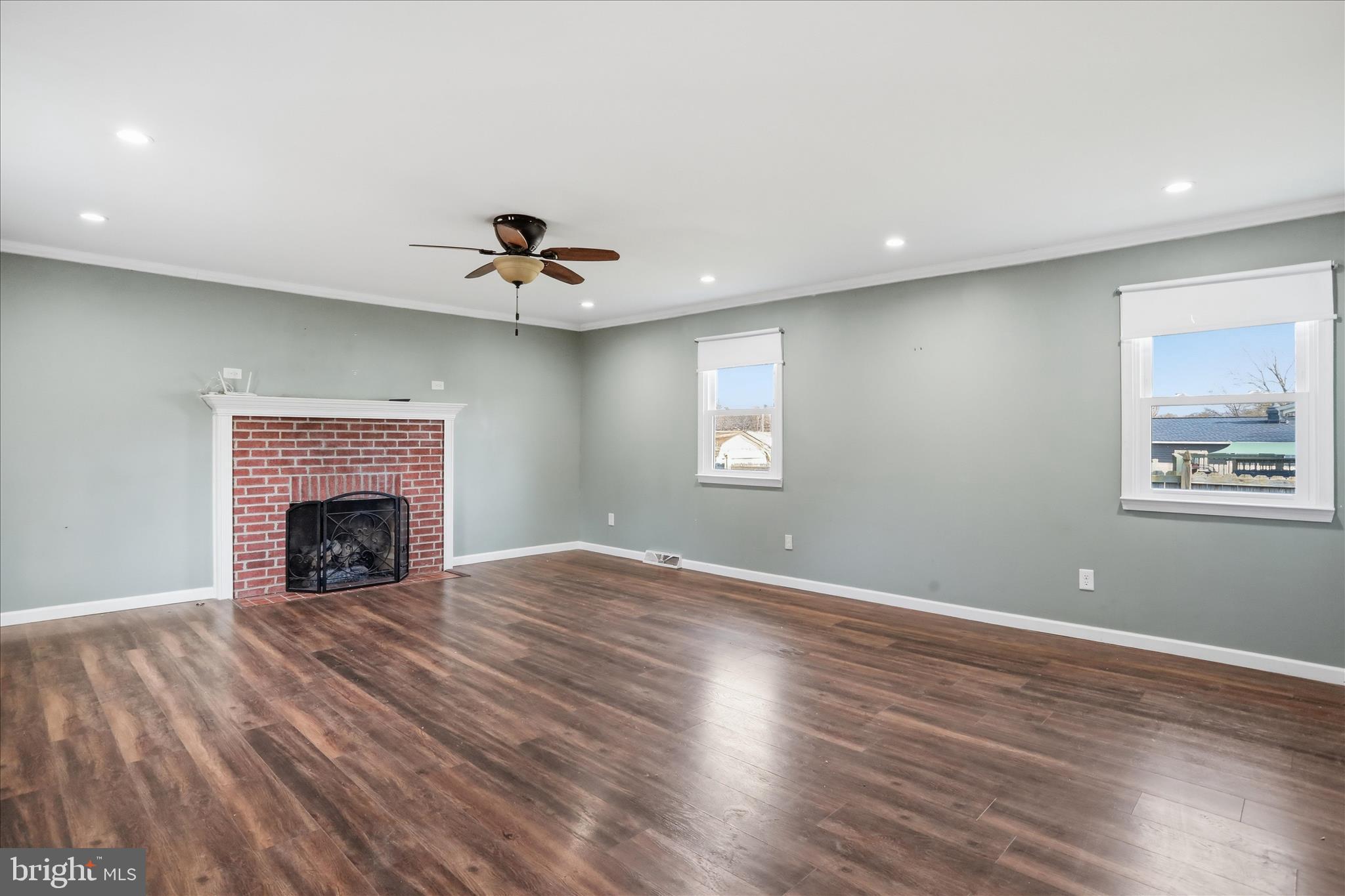 FOREST HILLS - Residential