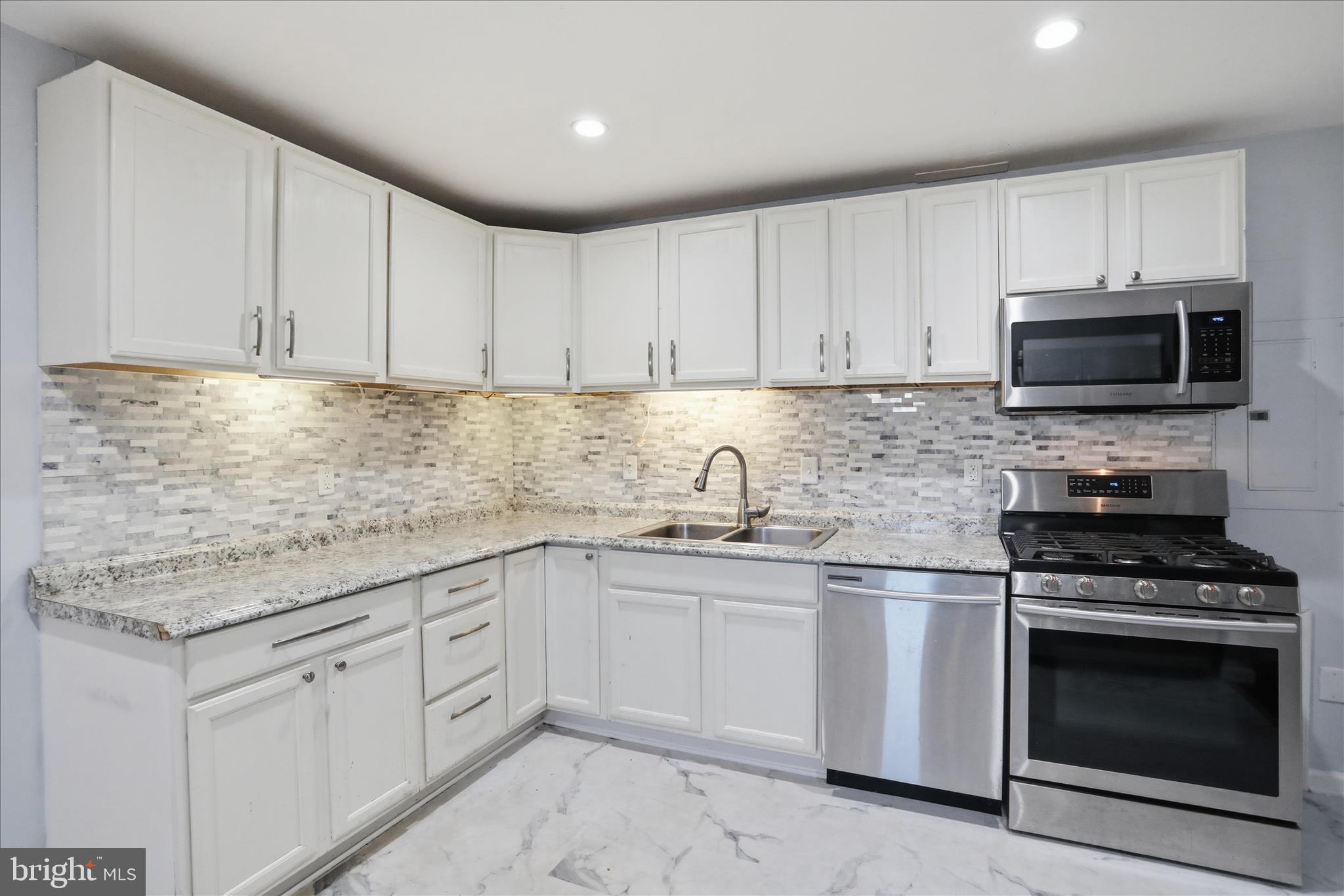 FOREST HILLS - Residential