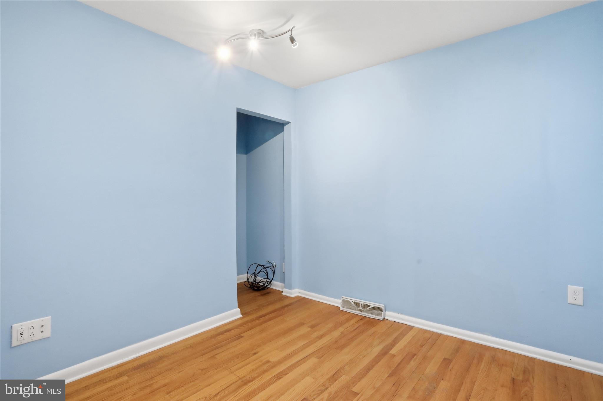 FOREST HILLS - Residential