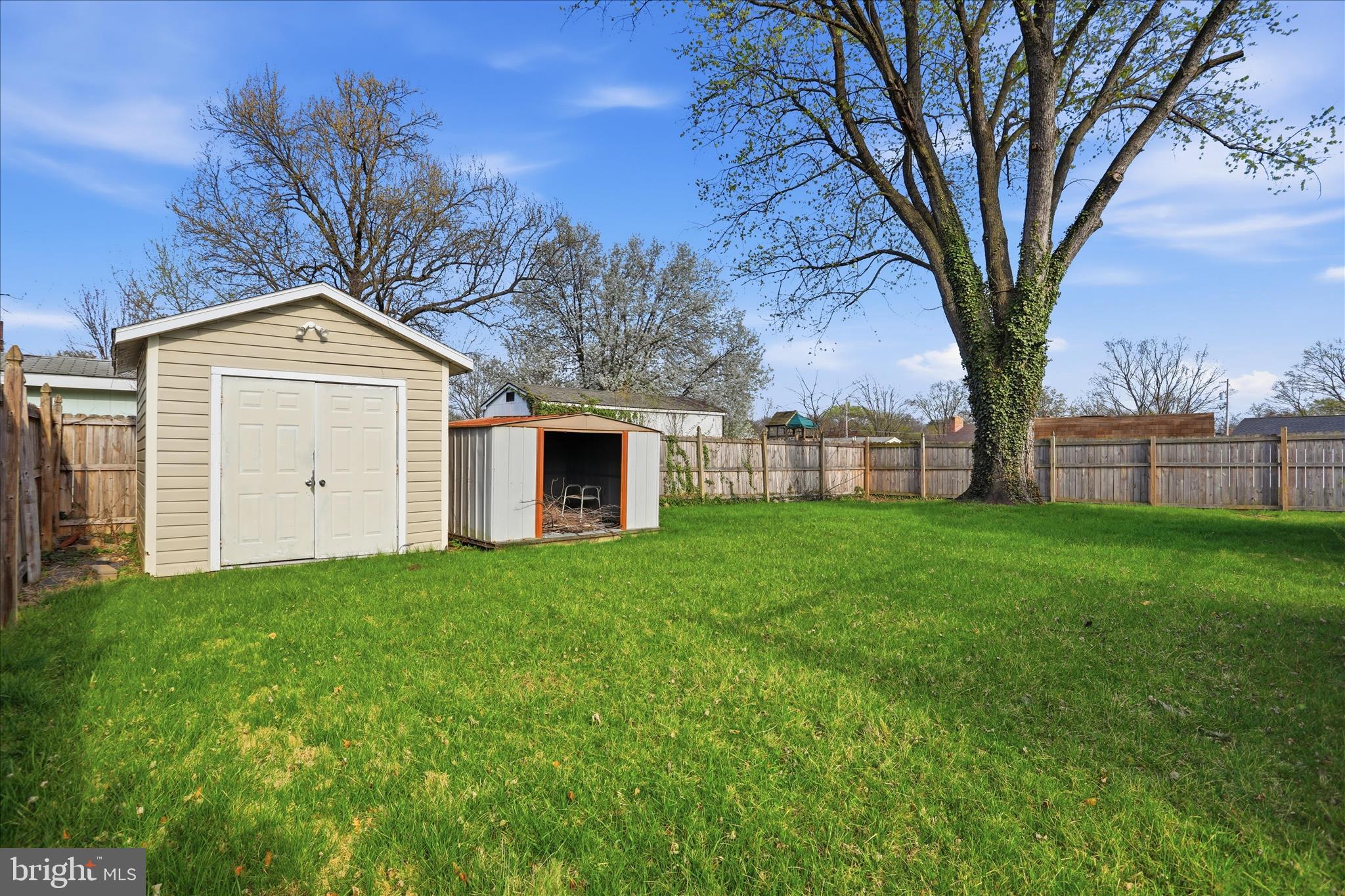 FOREST HILLS - Residential