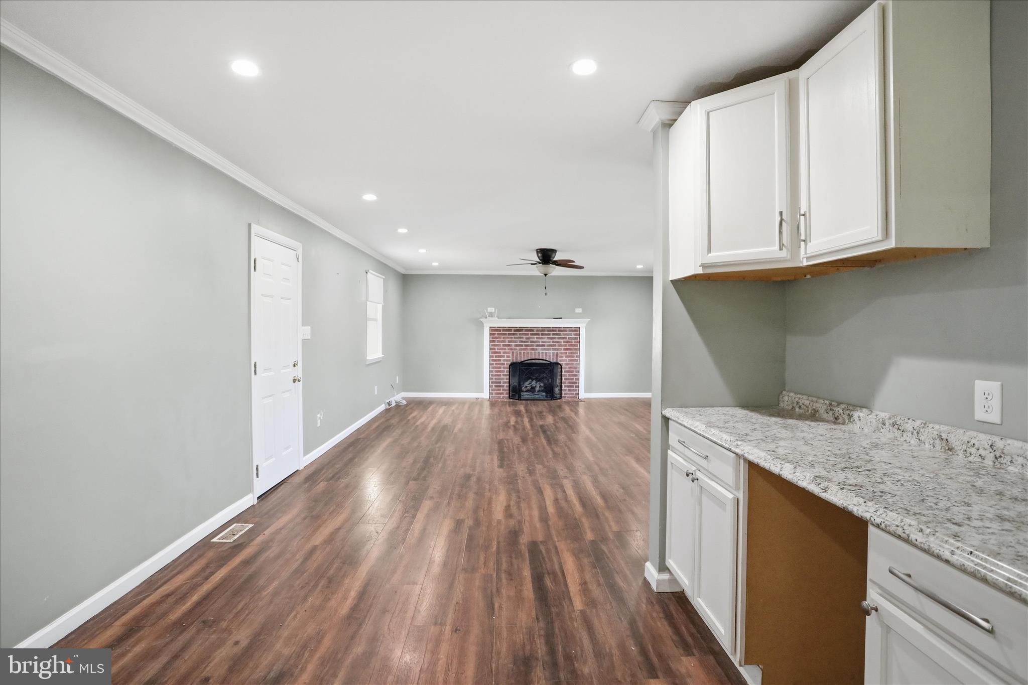 FOREST HILLS - Residential