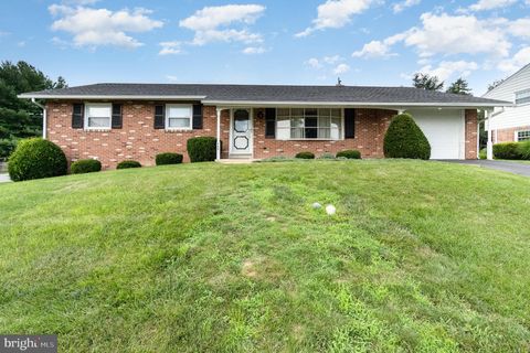Photo of 445 PHILMONT DR, LANCASTER, PA 17601 (MLS # PALA2037426)