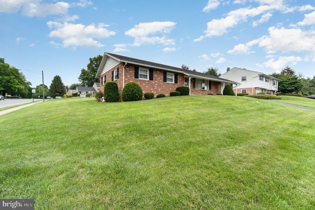 Photo of 445 PHILMONT DR, LANCASTER, PA 17601 (MLS # PALA2037426)