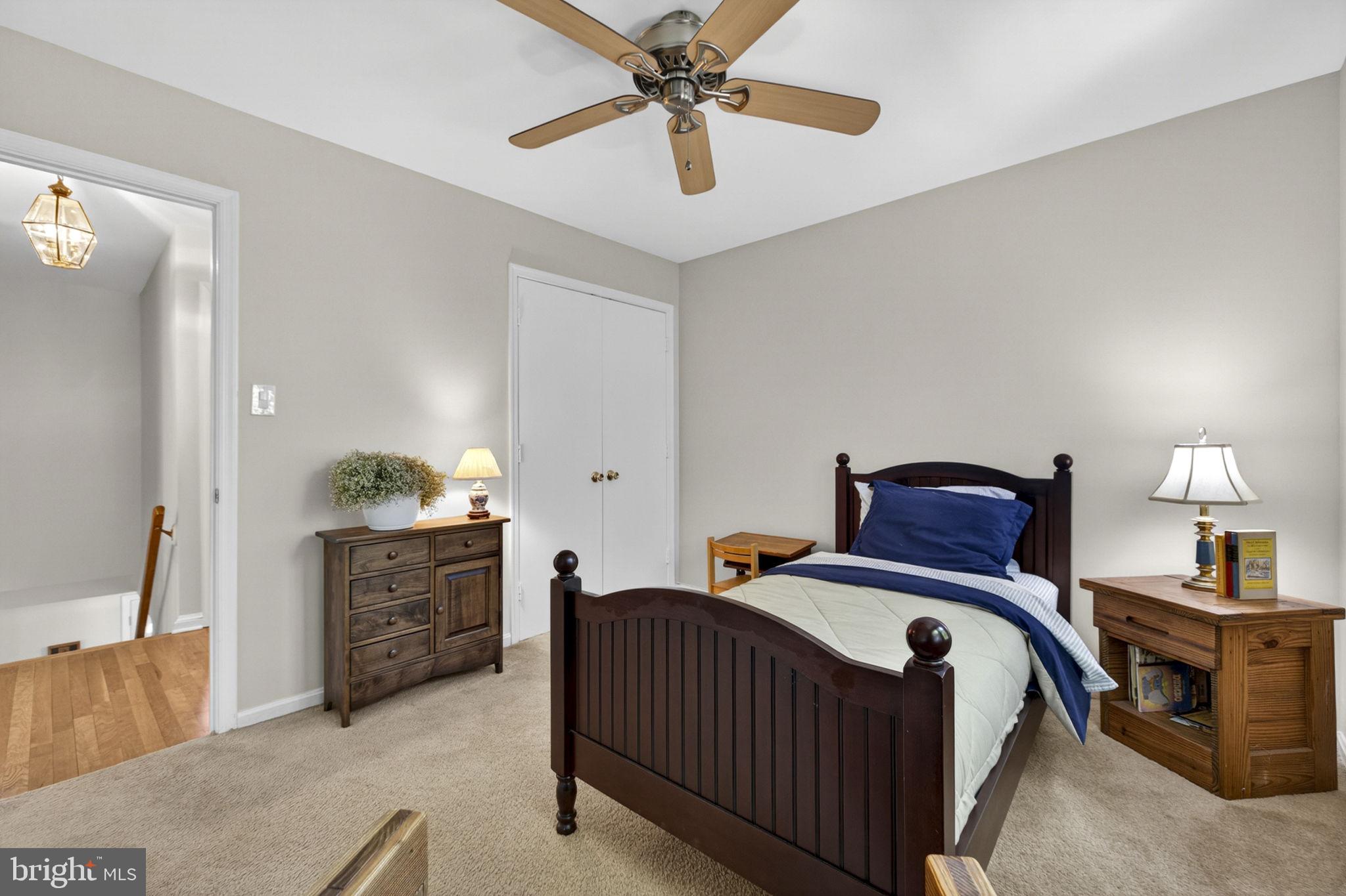 VIENNA OAKS - Residential