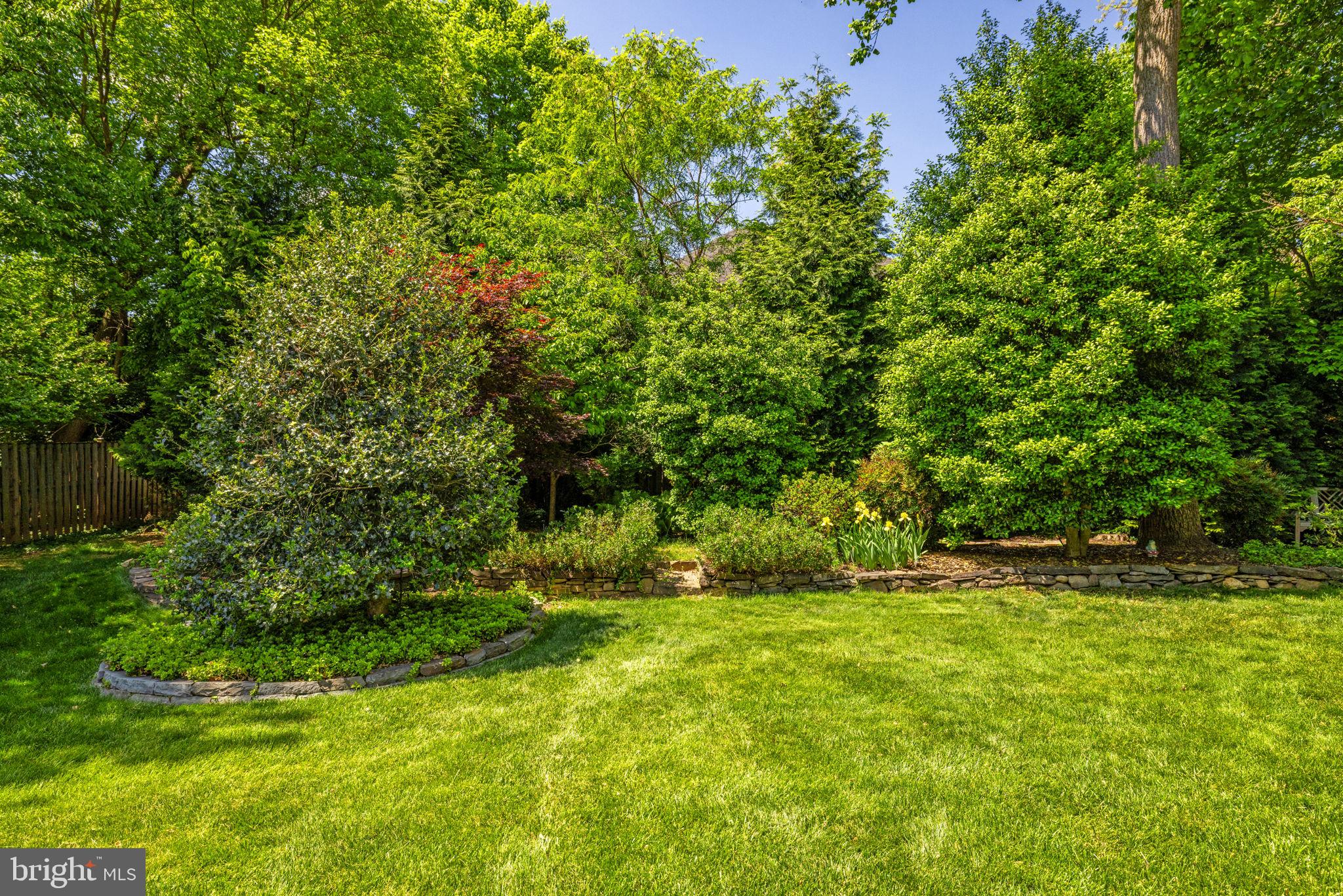 VIENNA OAKS - Residential