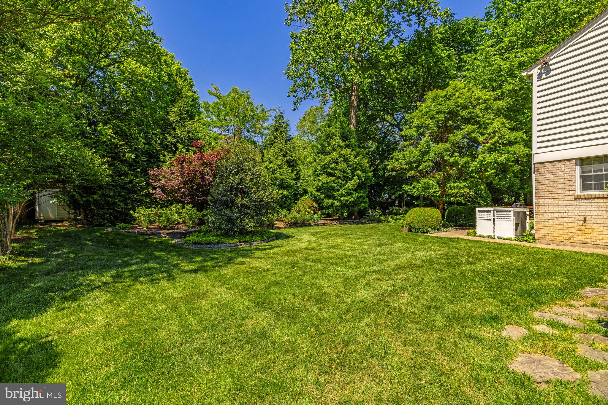 VIENNA OAKS - Residential