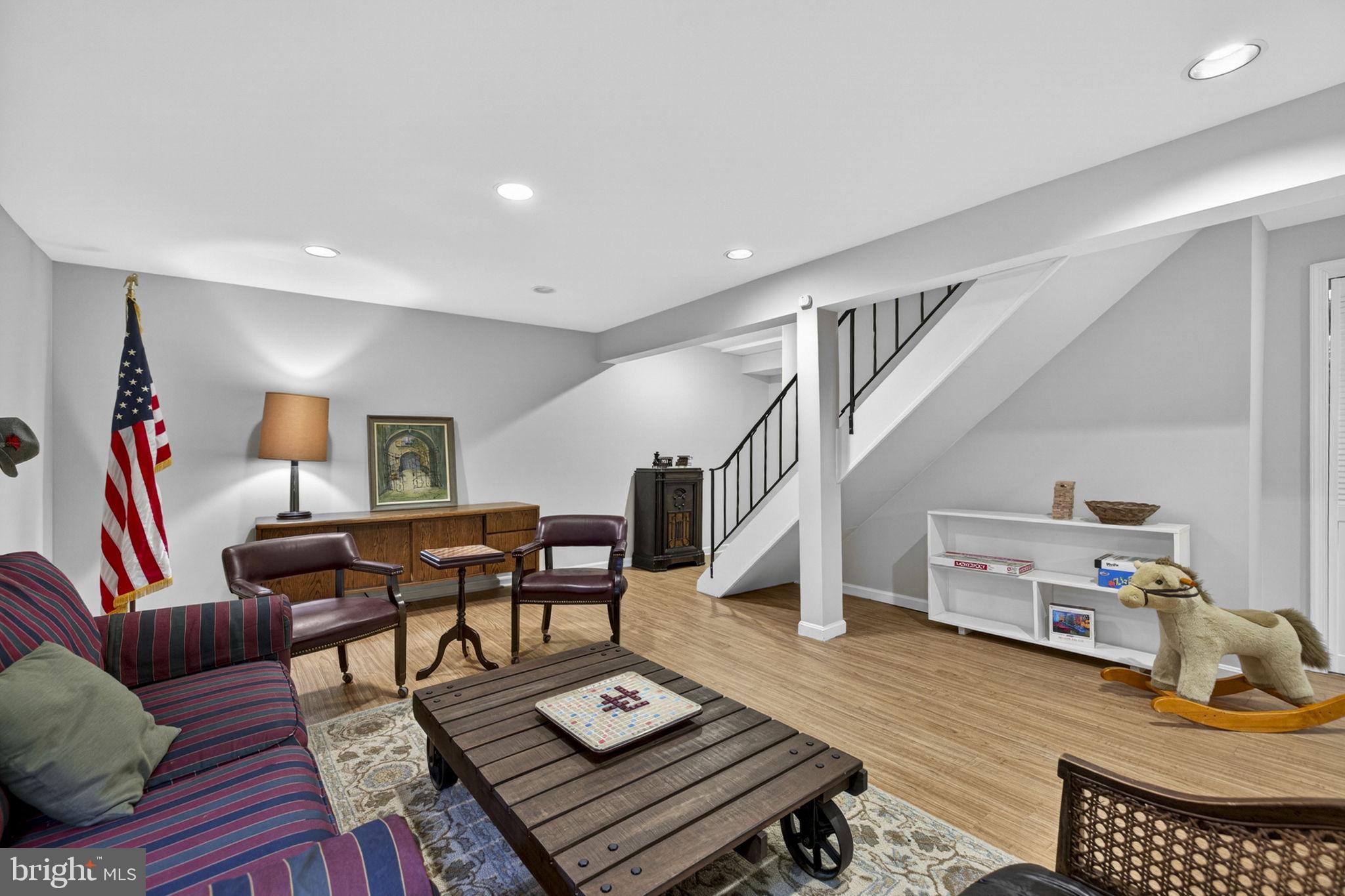 VIENNA OAKS - Residential