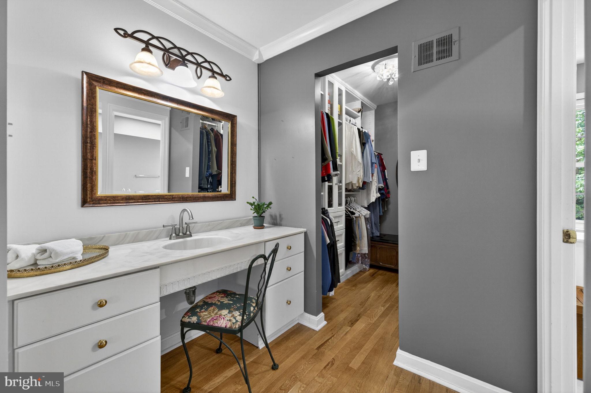 VIENNA OAKS - Residential