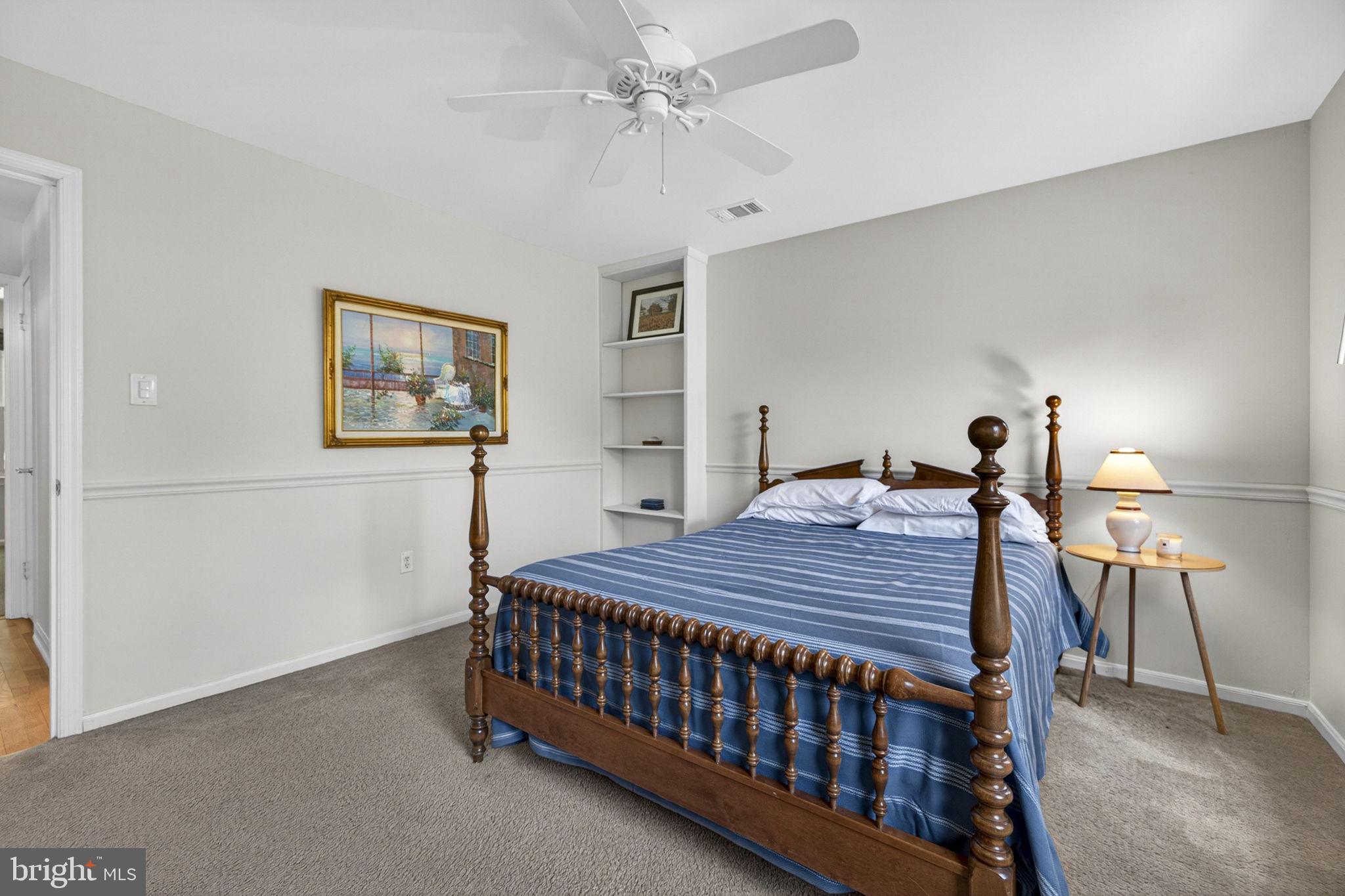 VIENNA OAKS - Residential