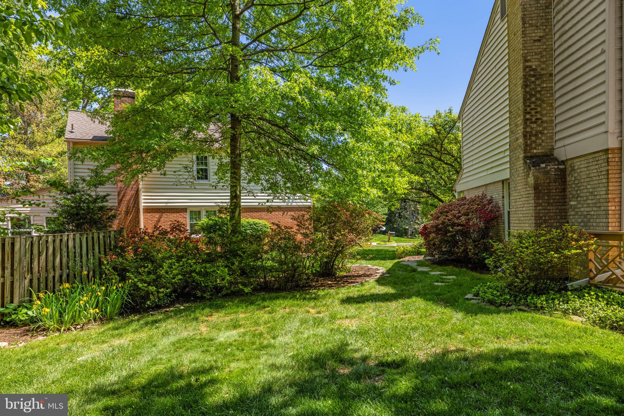 VIENNA OAKS - Residential