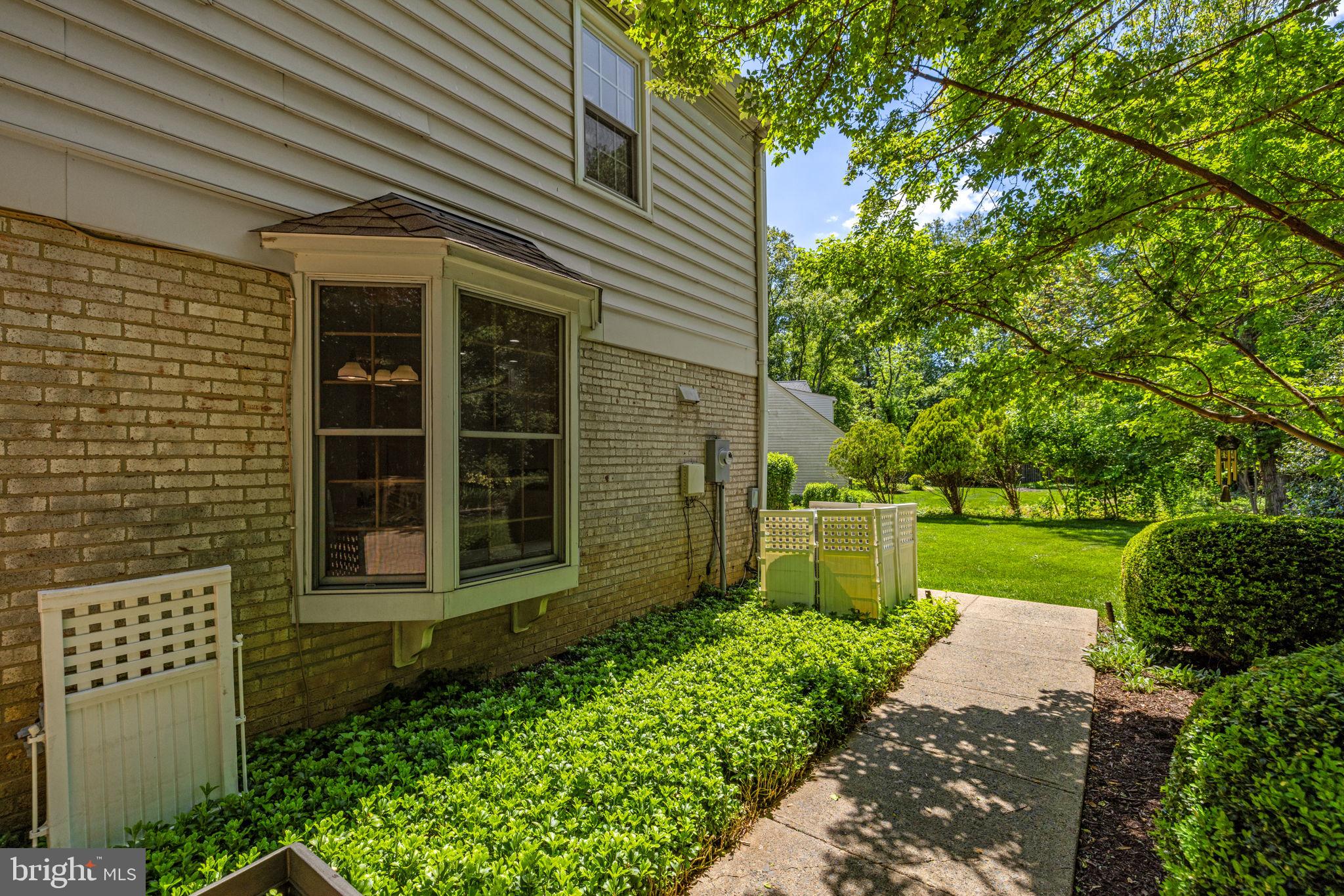 VIENNA OAKS - Residential