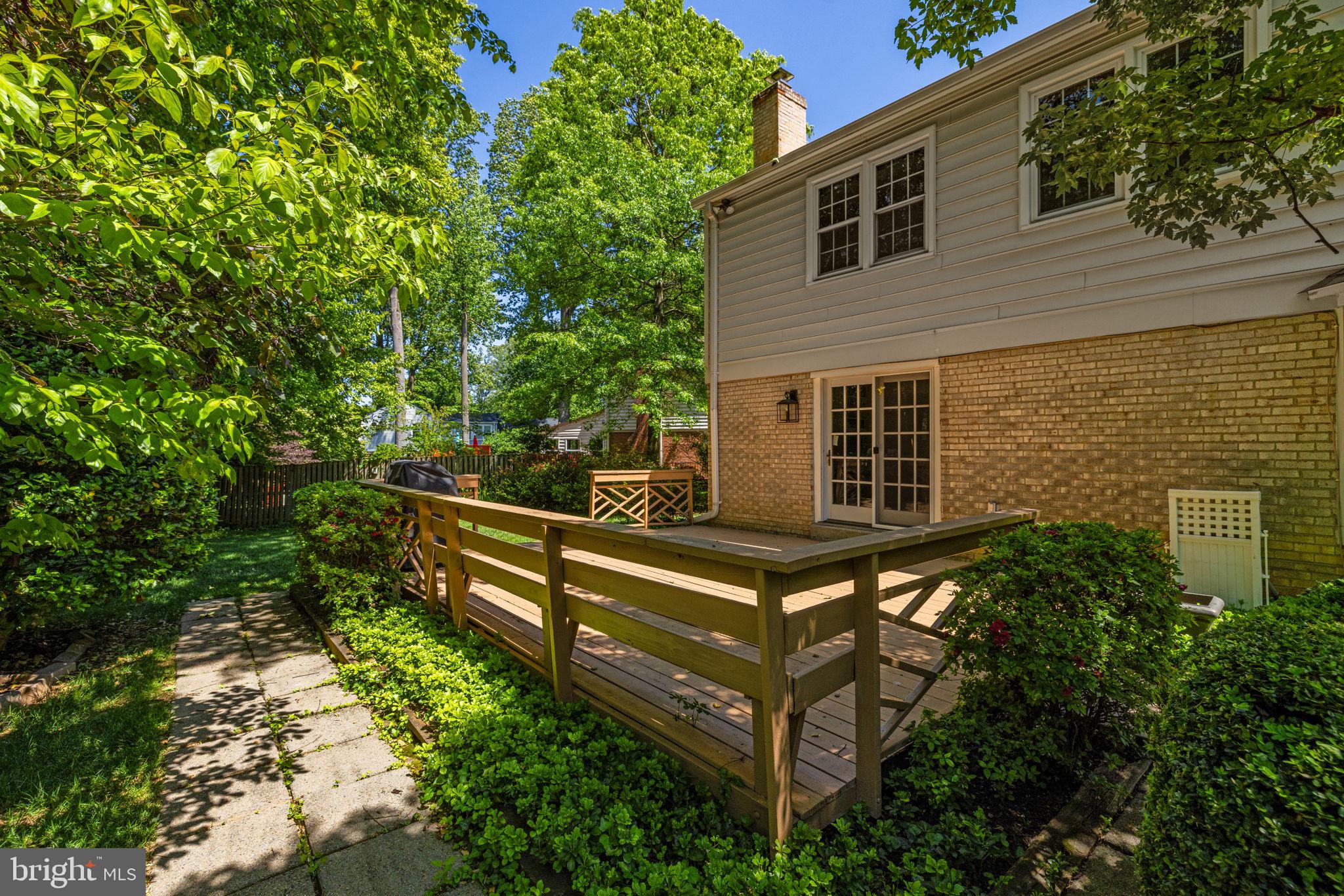 VIENNA OAKS - Residential