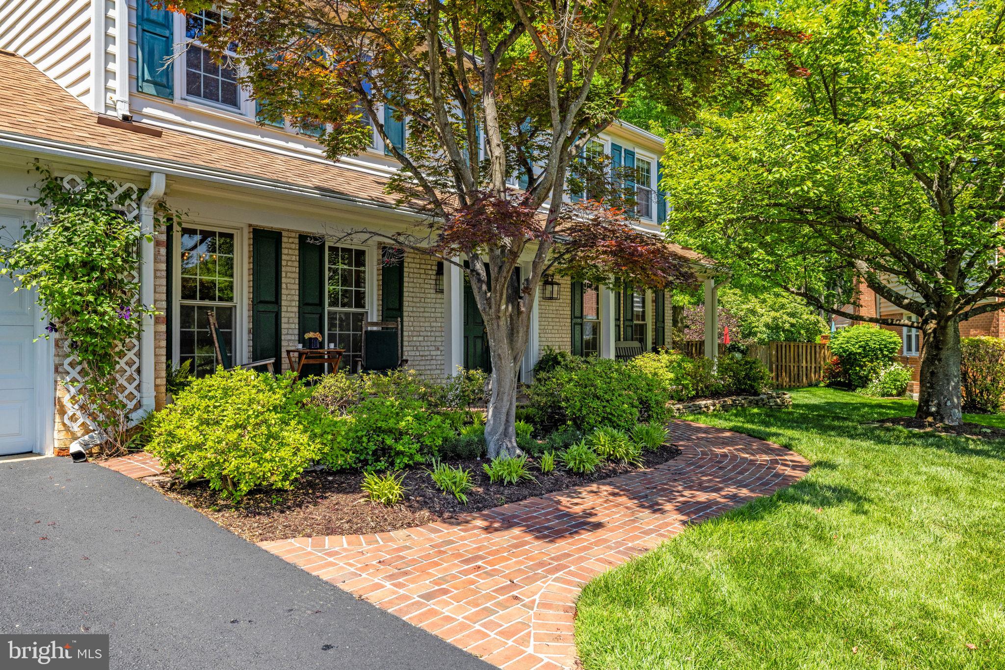 VIENNA OAKS - Residential