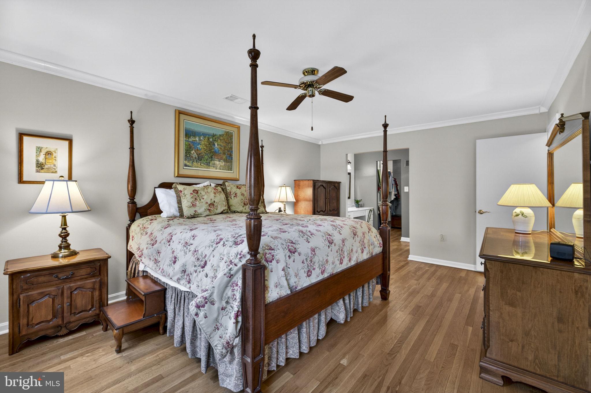 VIENNA OAKS - Residential