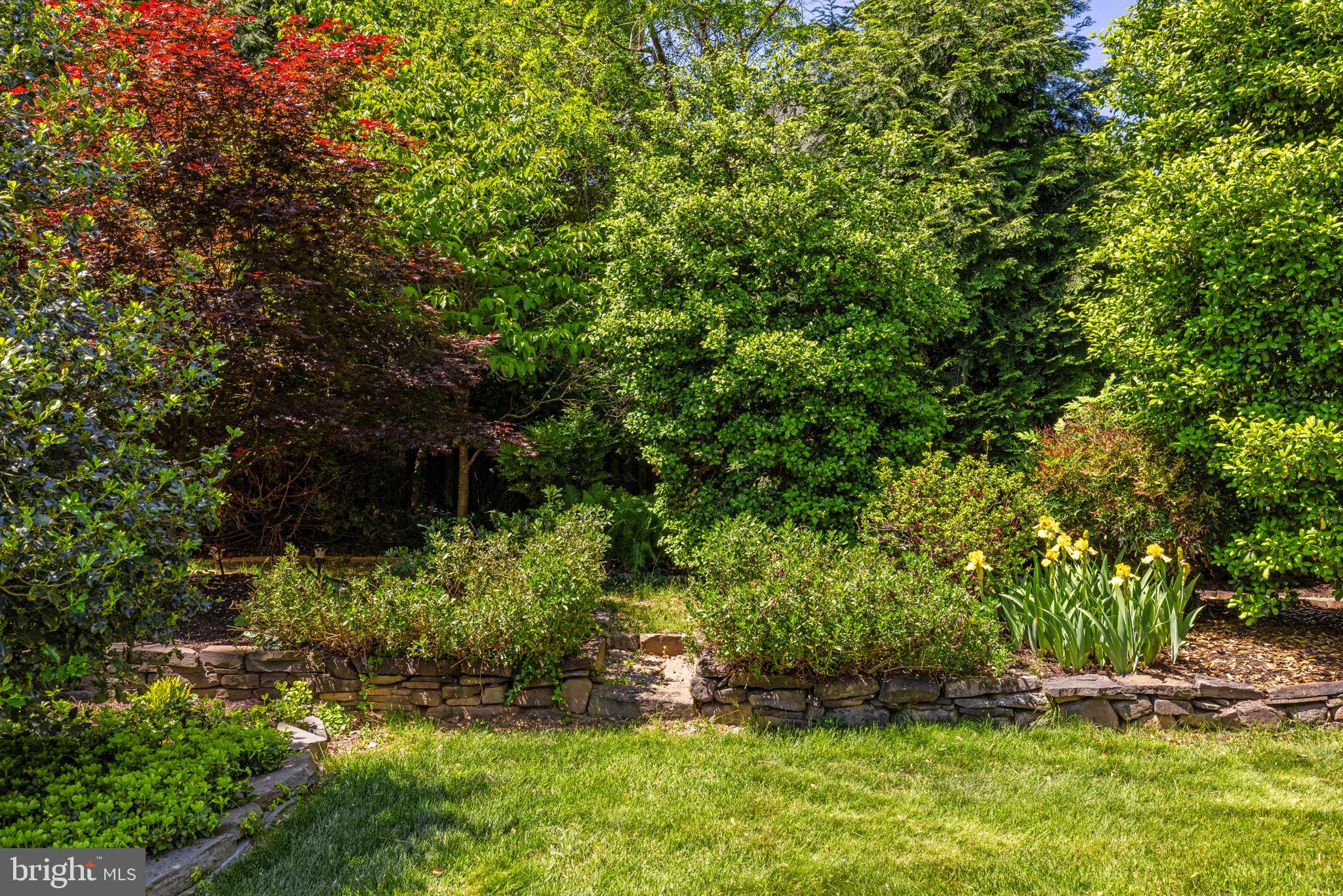VIENNA OAKS - Residential