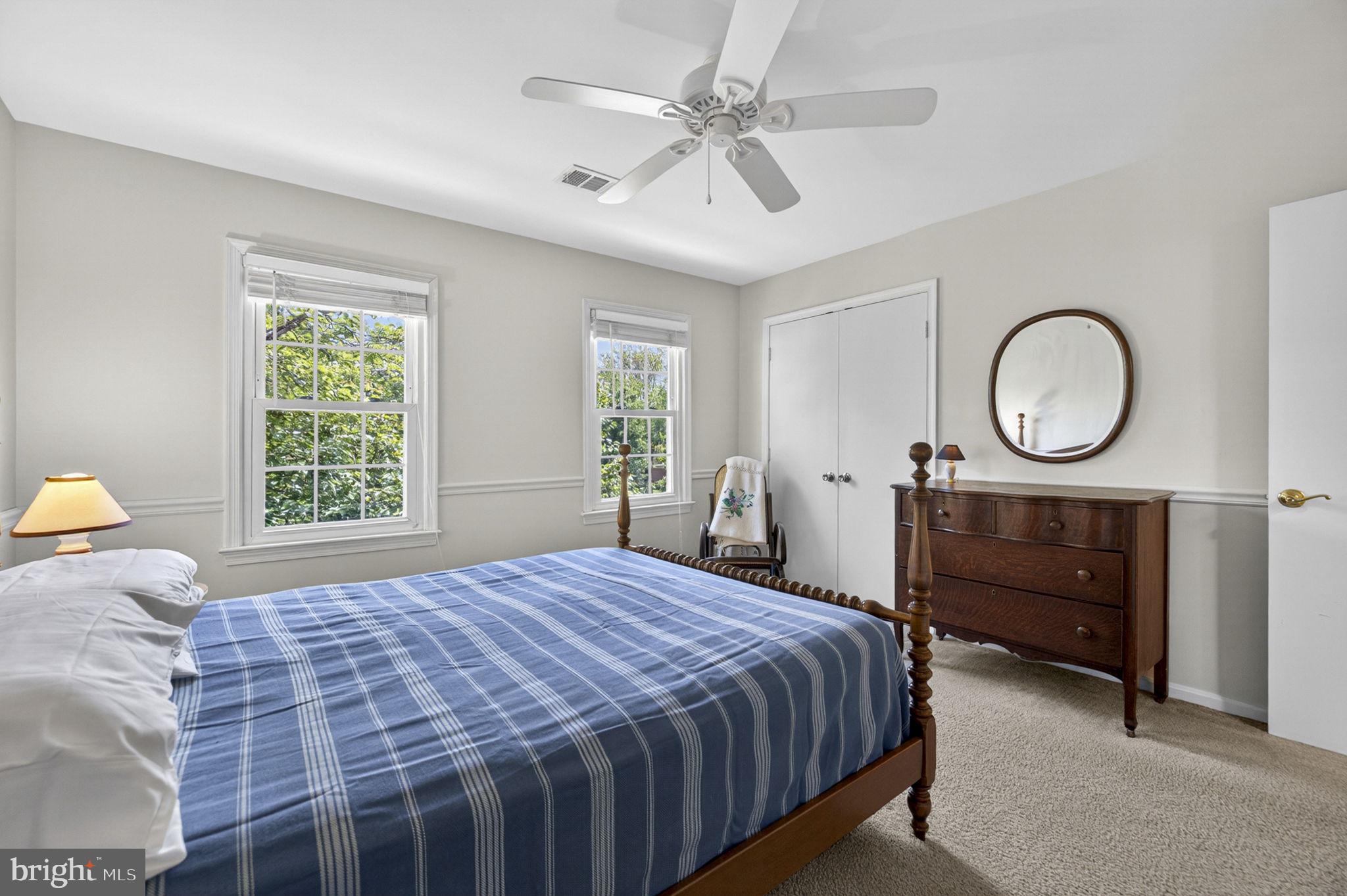 VIENNA OAKS - Residential