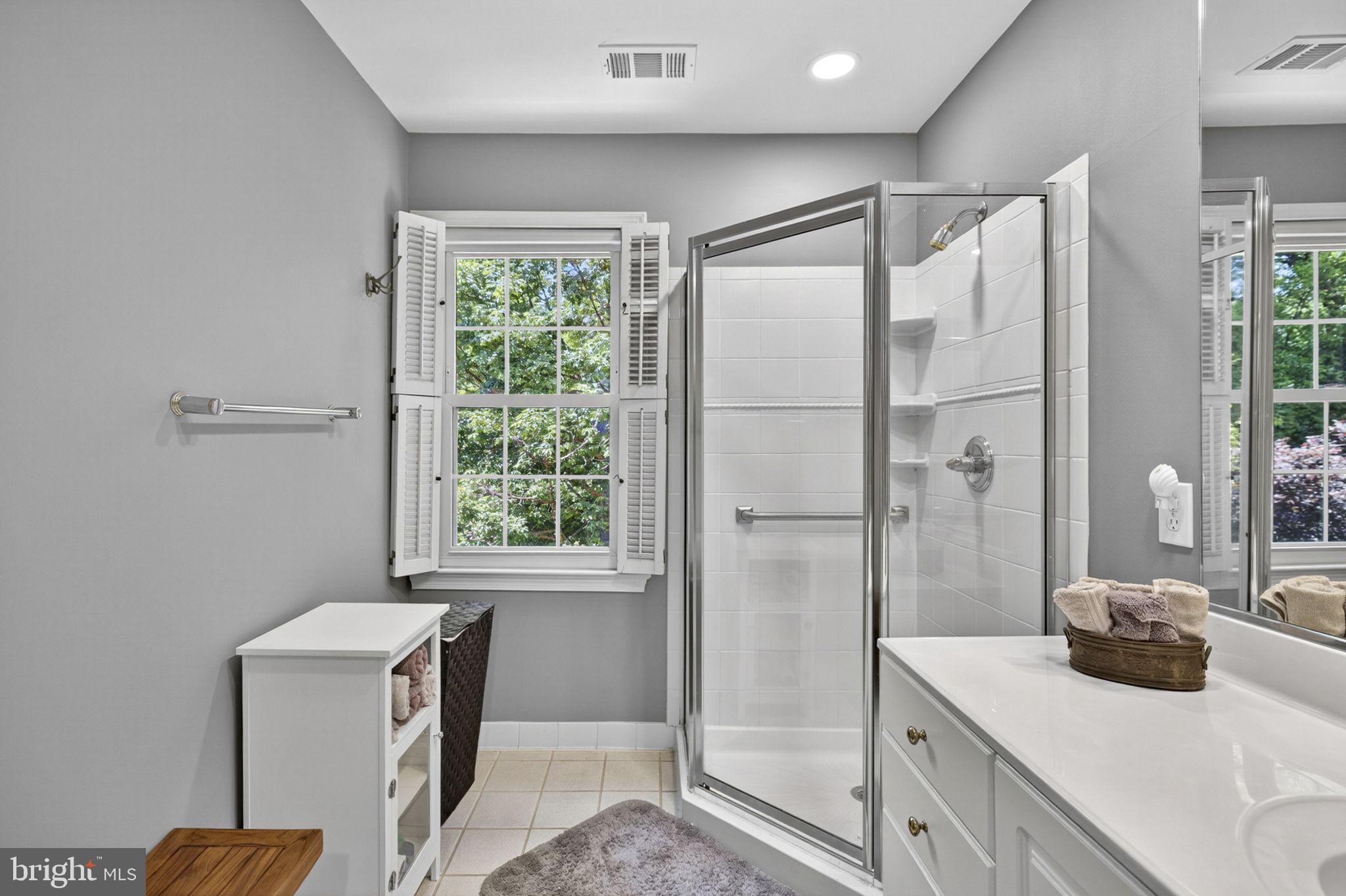 VIENNA OAKS - Residential