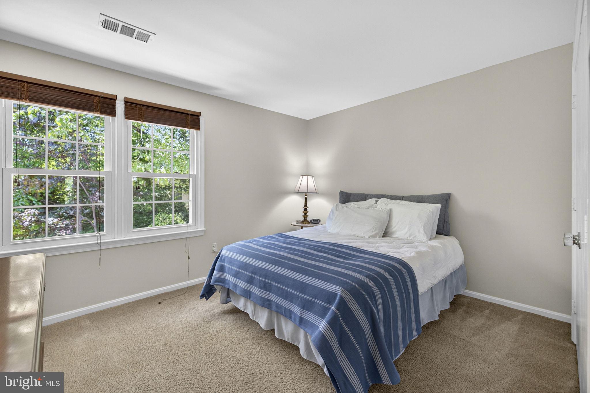 VIENNA OAKS - Residential