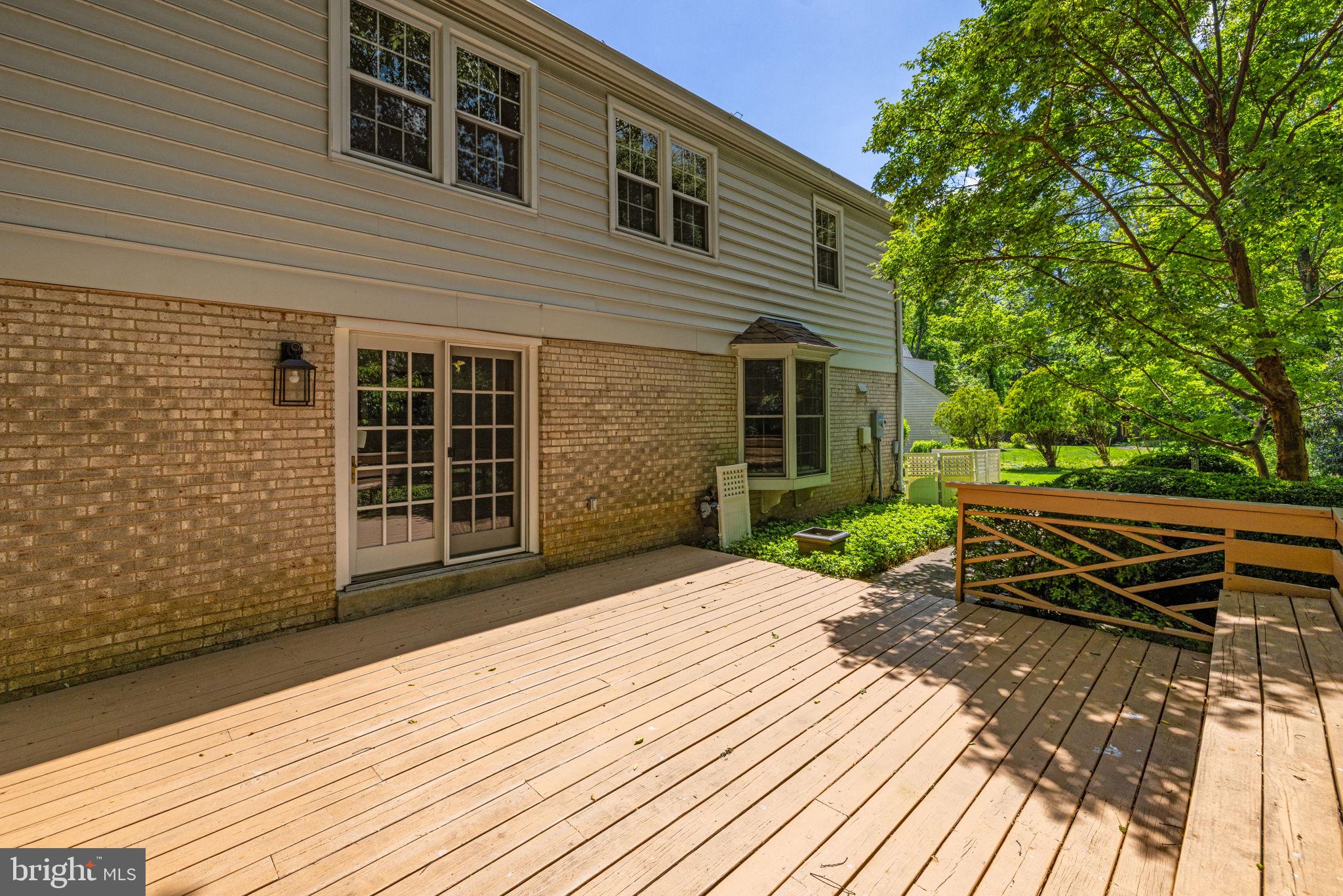VIENNA OAKS - Residential