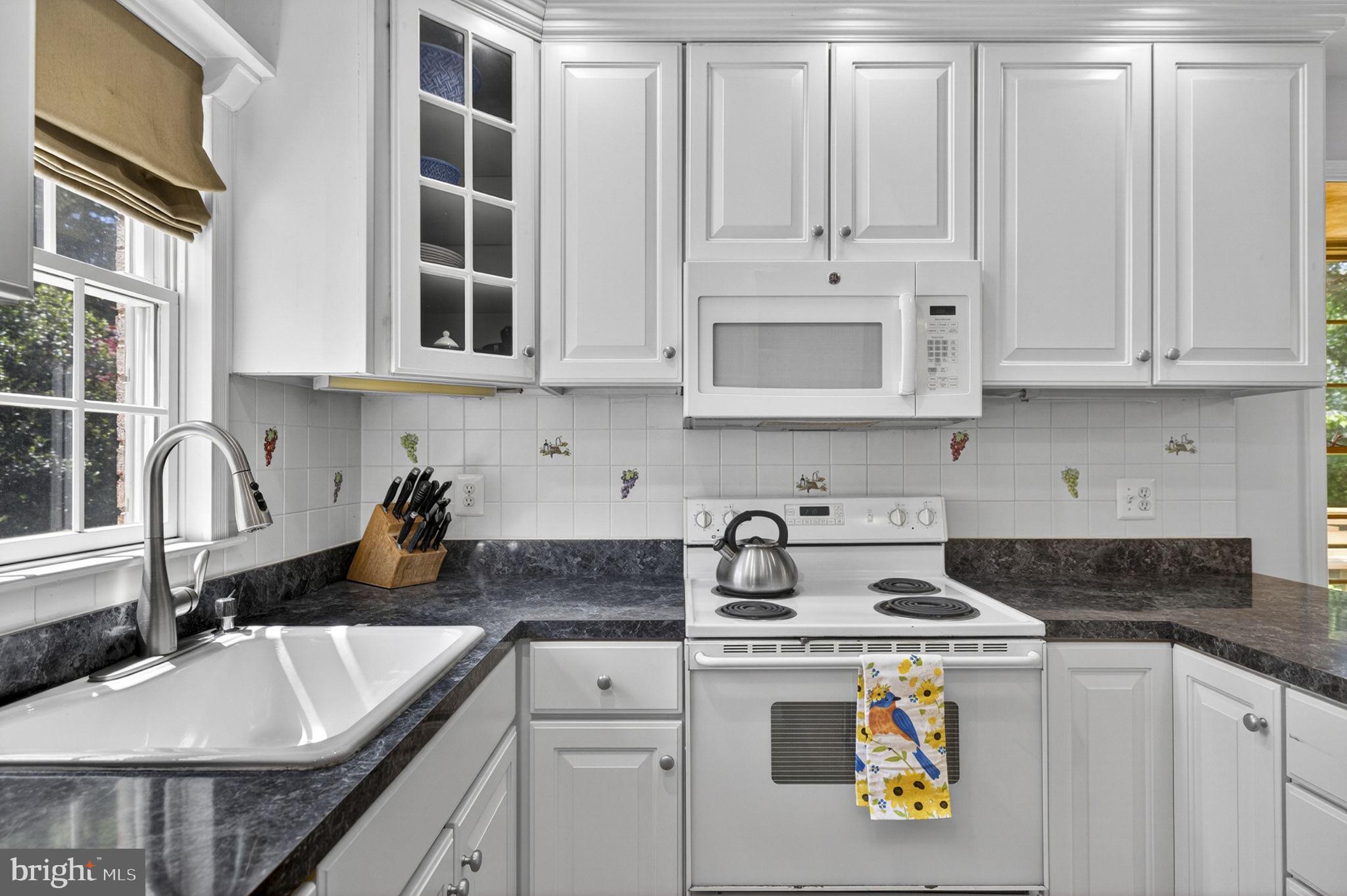 VIENNA OAKS - Residential