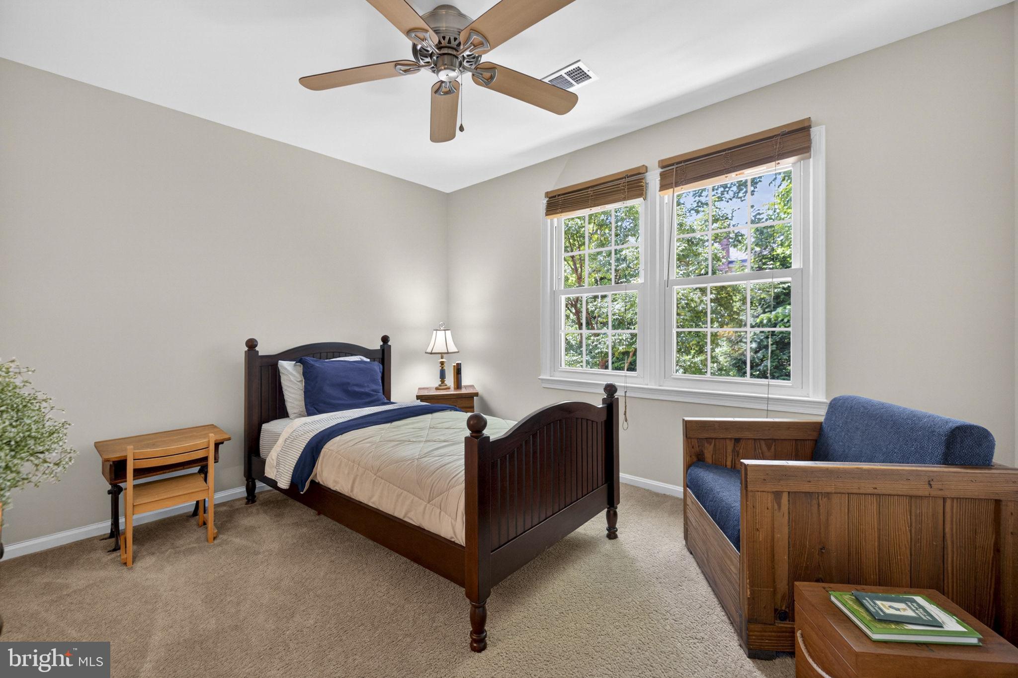 VIENNA OAKS - Residential