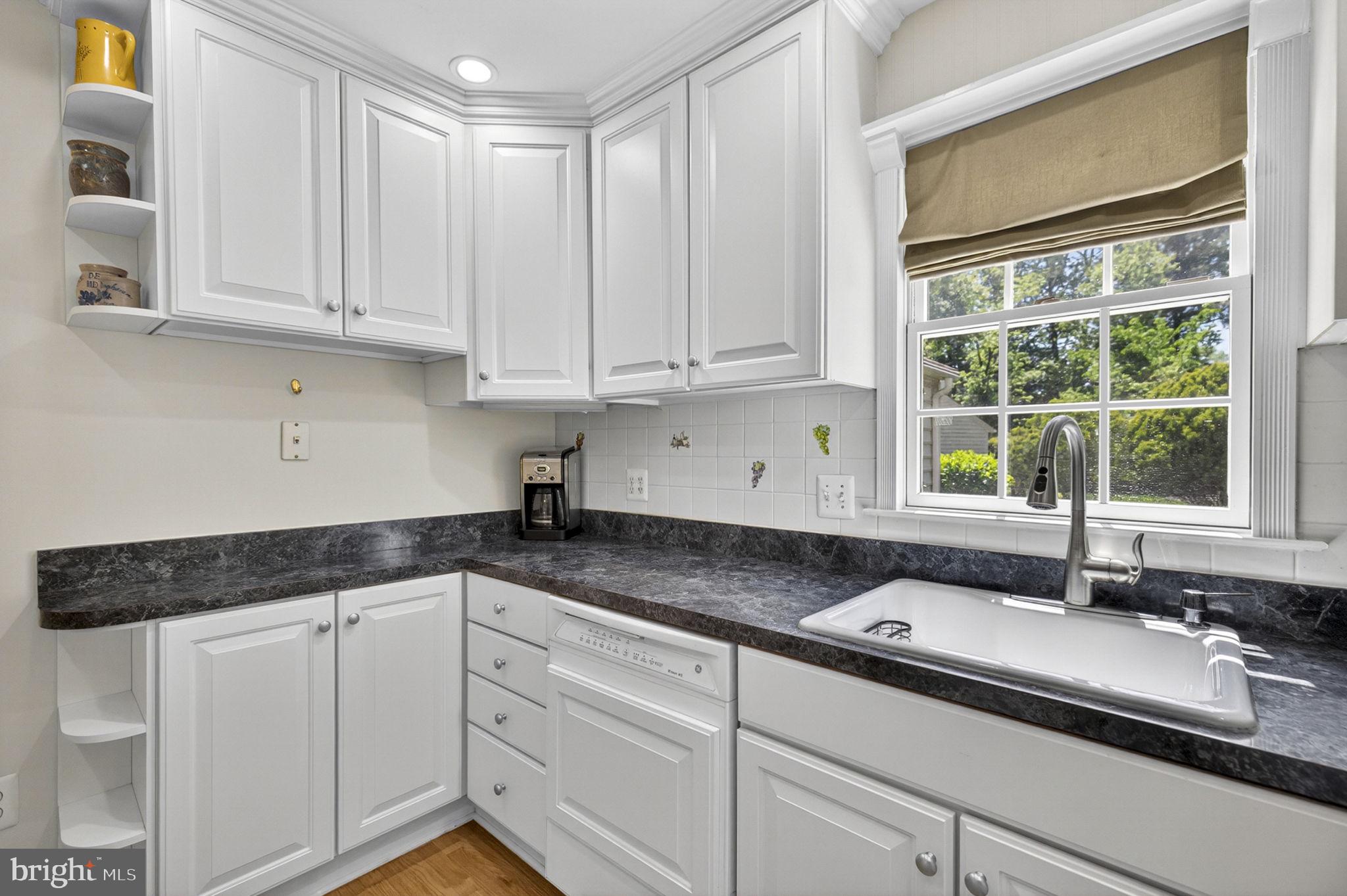 VIENNA OAKS - Residential