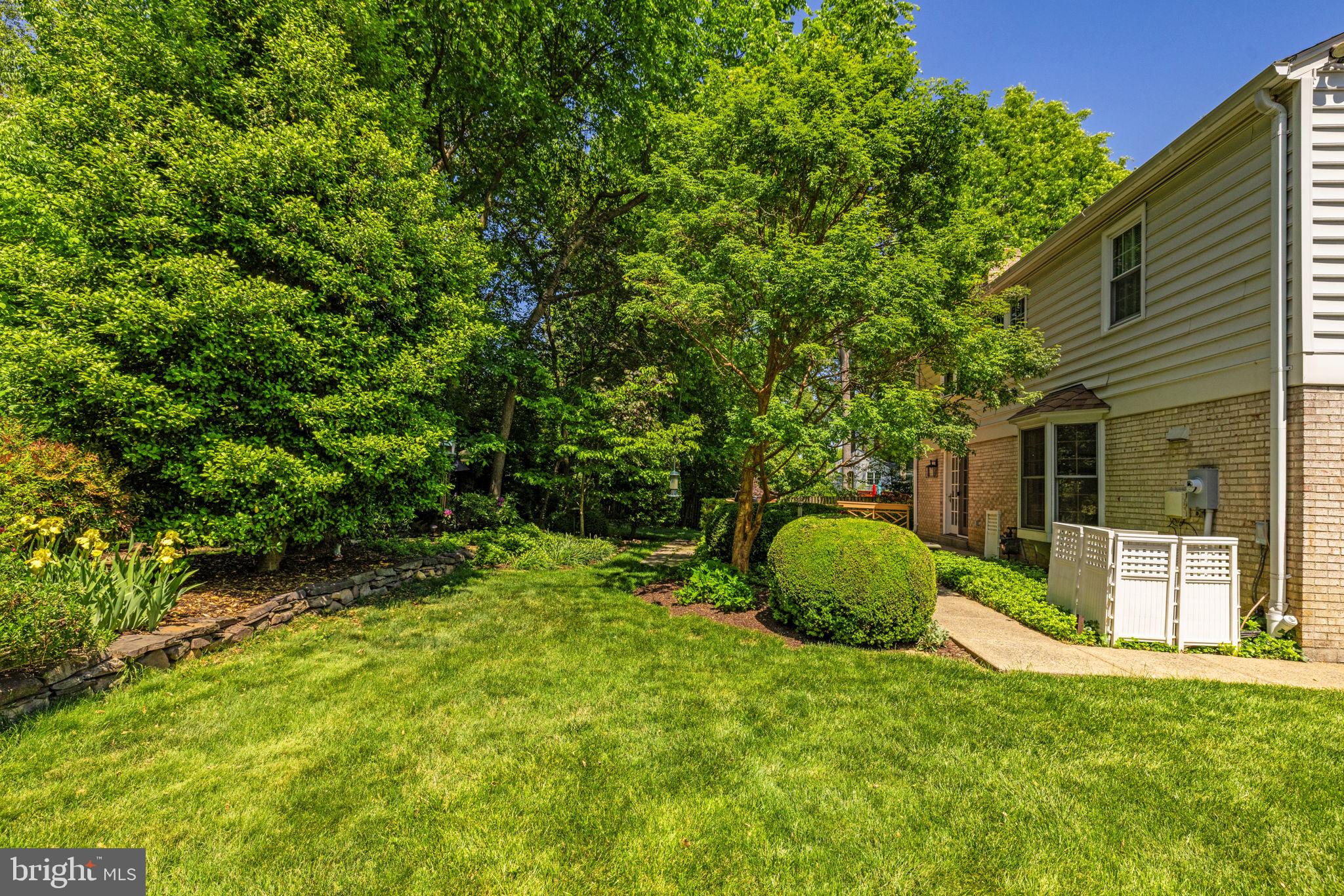 VIENNA OAKS - Residential