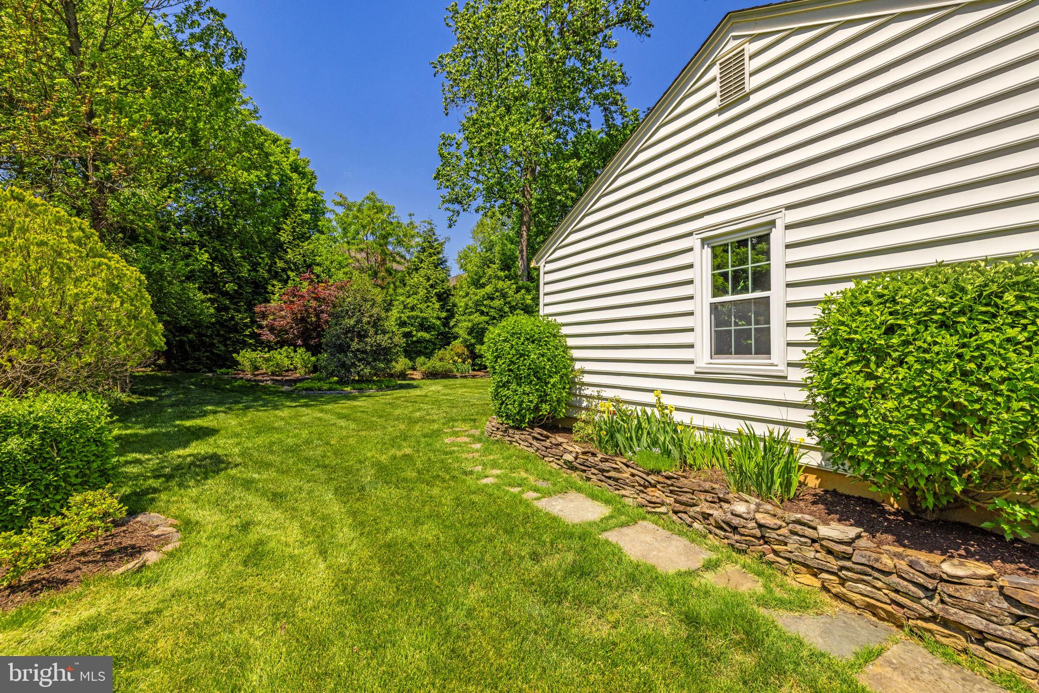 VIENNA OAKS - Residential