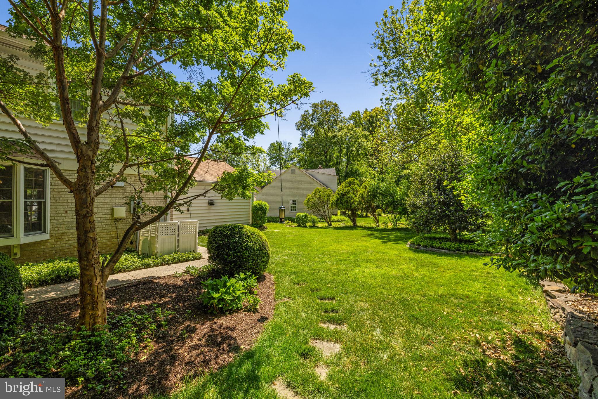 VIENNA OAKS - Residential