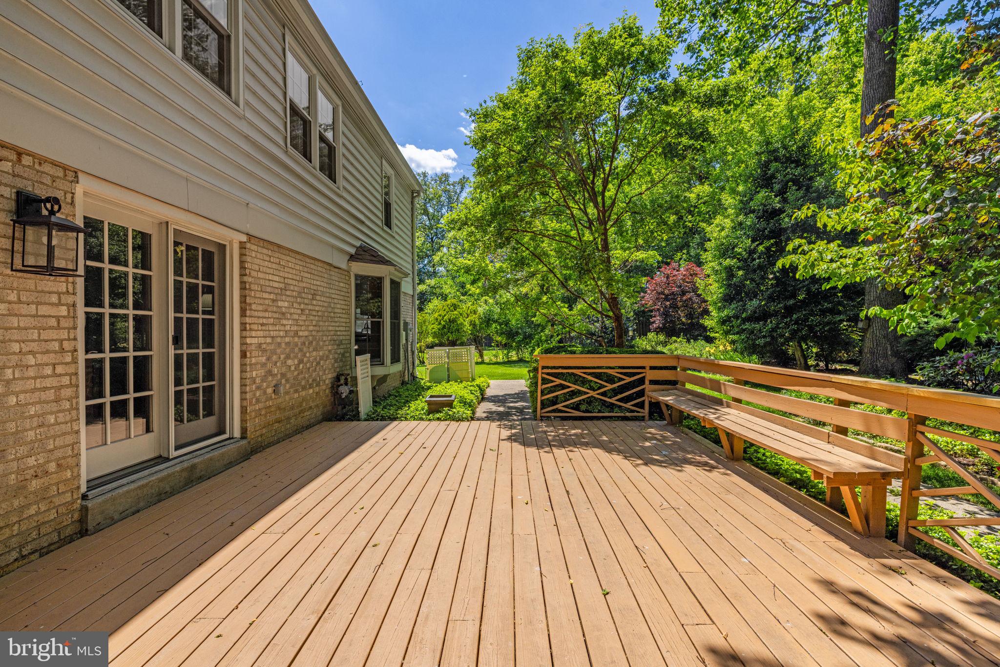 VIENNA OAKS - Residential