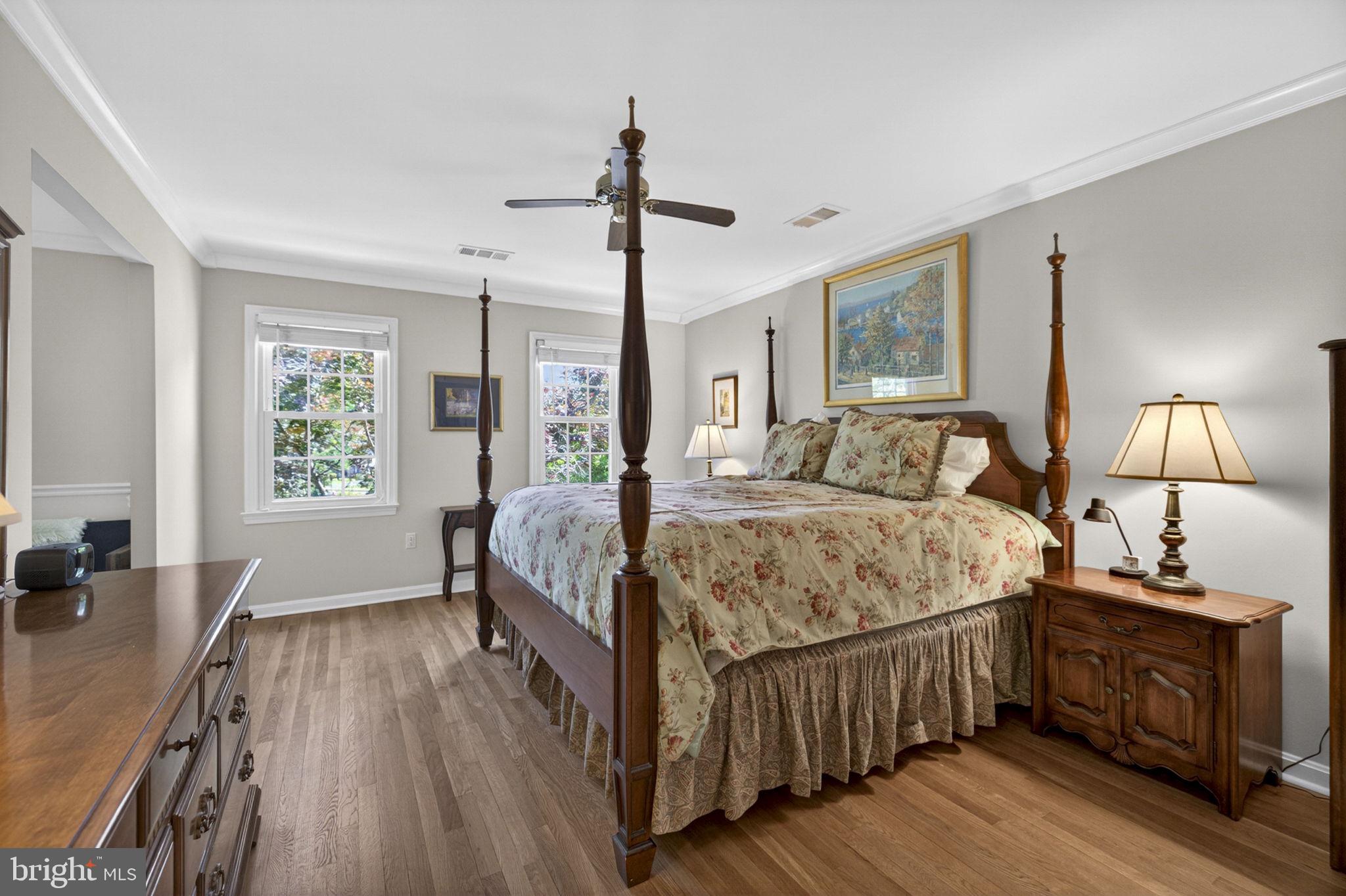 VIENNA OAKS - Residential