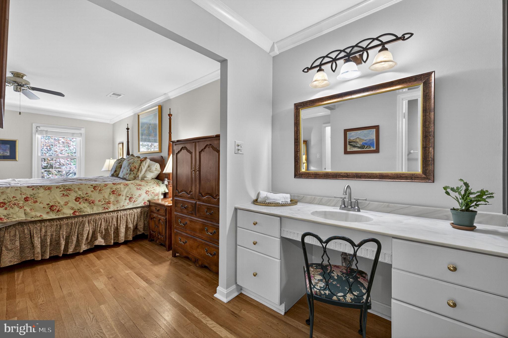 VIENNA OAKS - Residential