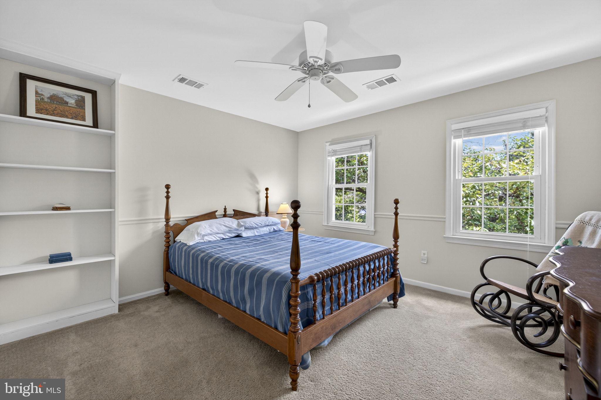 VIENNA OAKS - Residential