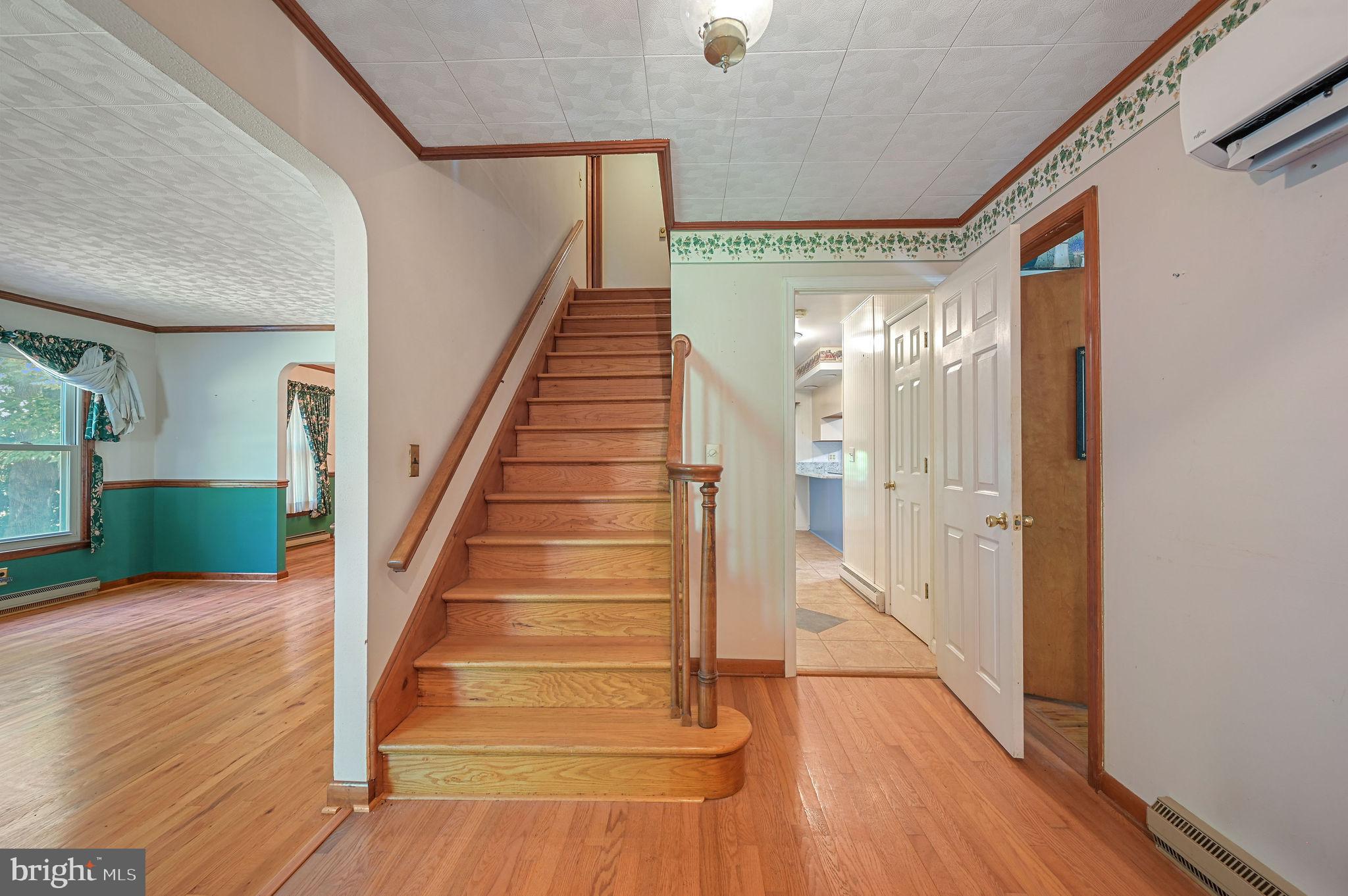 239 CAPTAIN DAVIS DRIVE